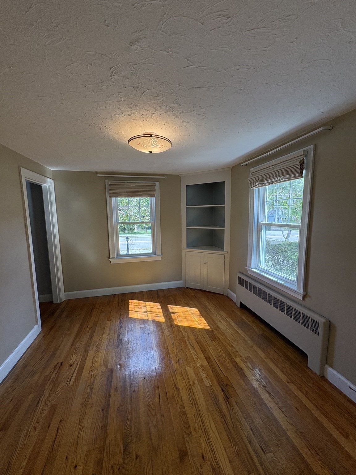 496 Nahatan St Property Photo 4