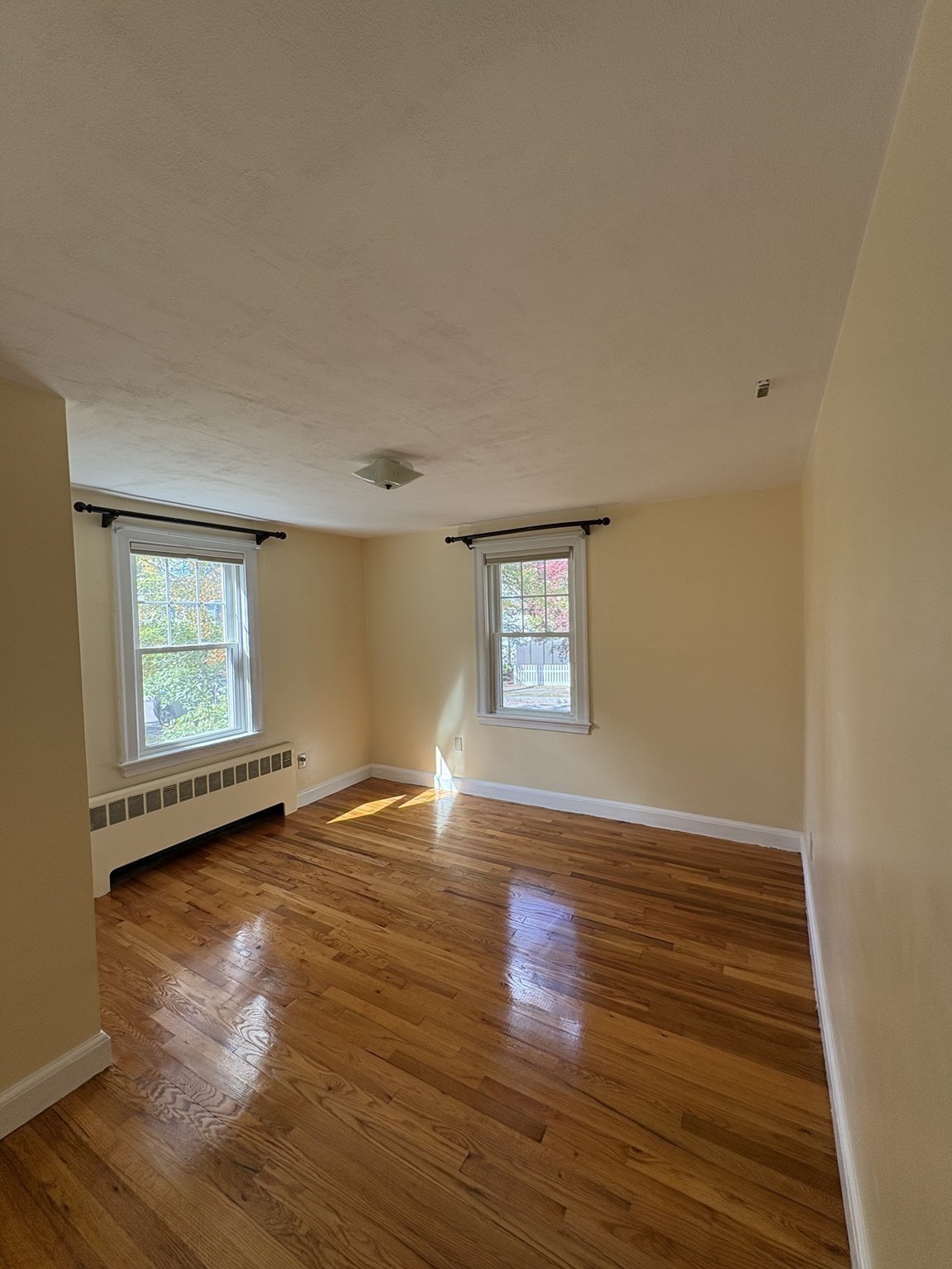 496 Nahatan St Property Photo 8