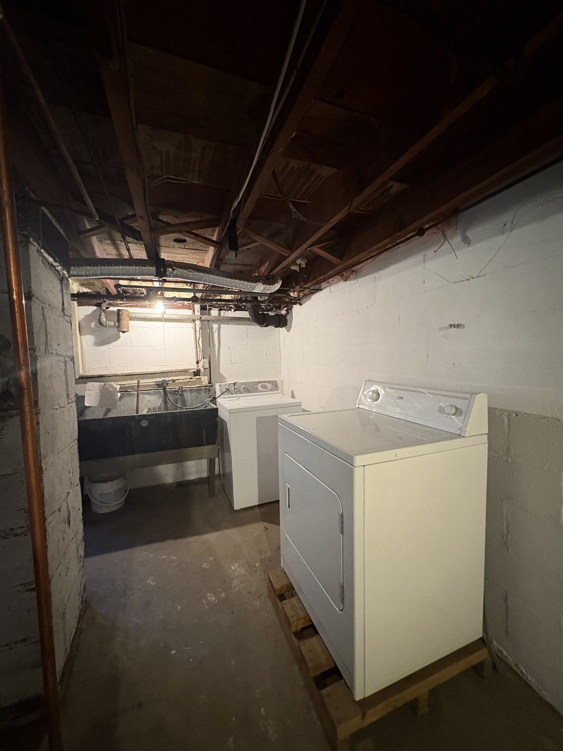 496 Nahatan St Property Photo 23