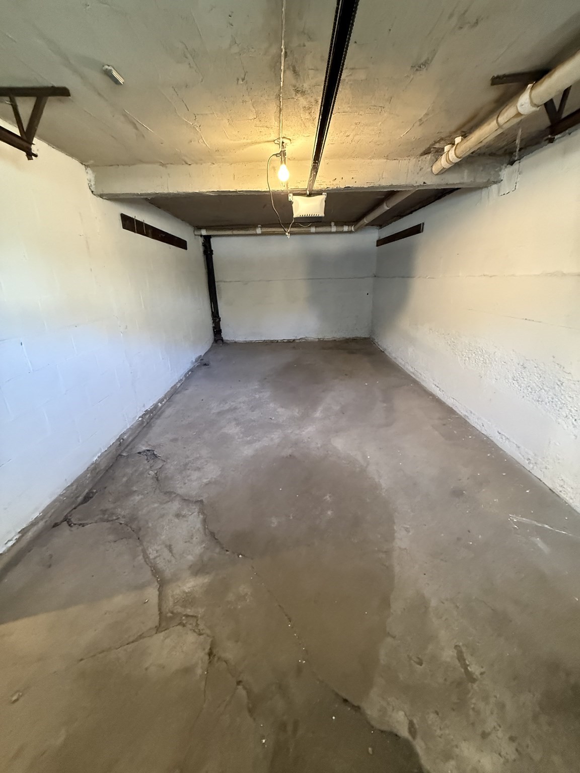 496 Nahatan St Property Photo 27