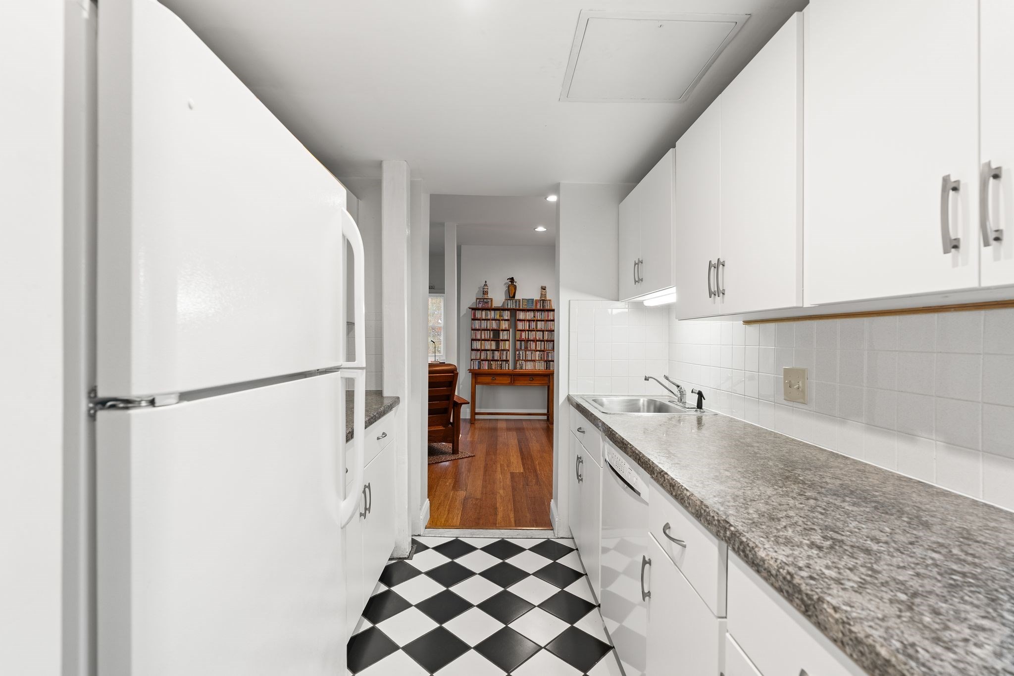 21 Linden Street # 301 Property Photo 18