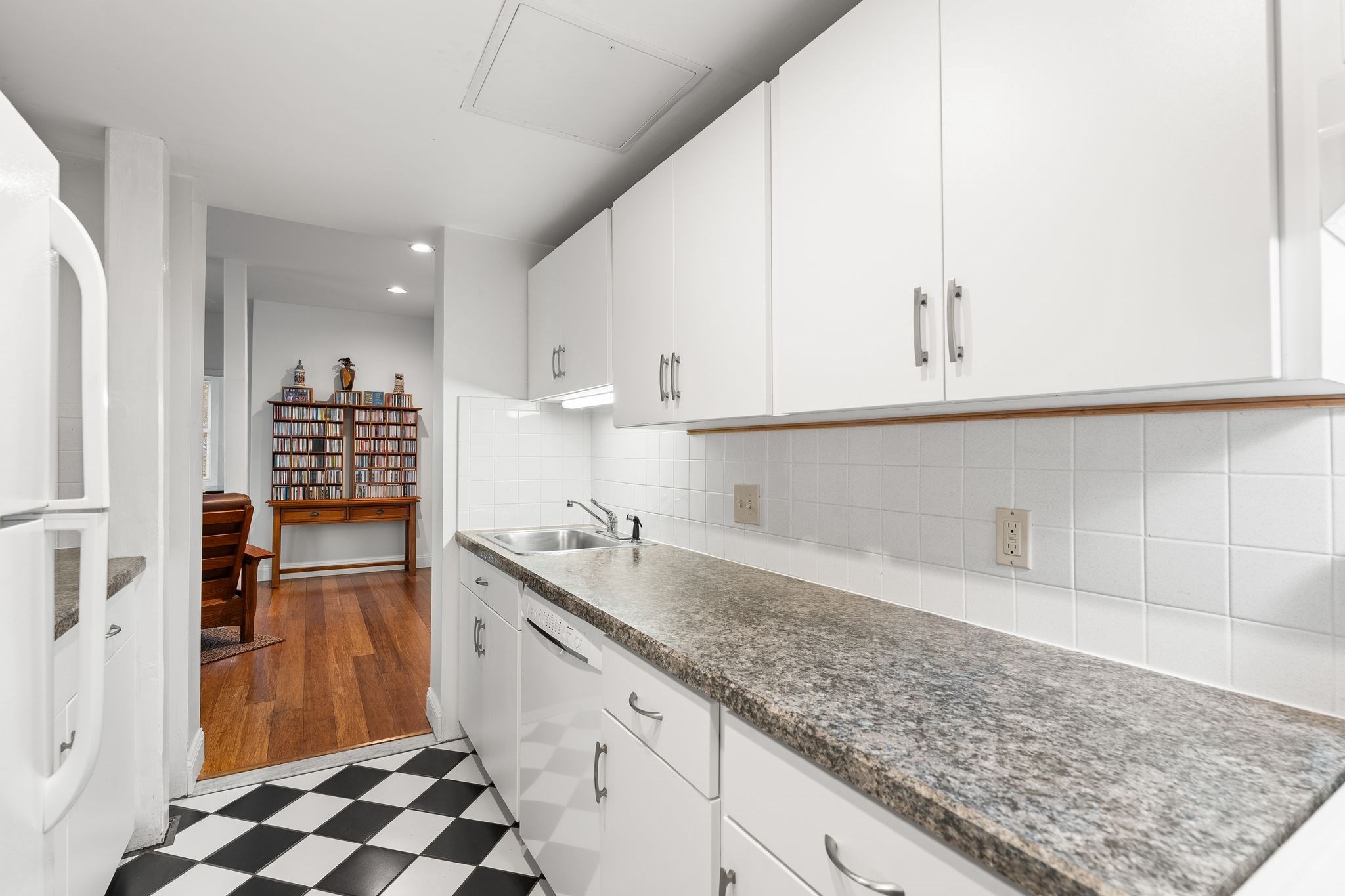 21 Linden Street # 301 Property Photo 19