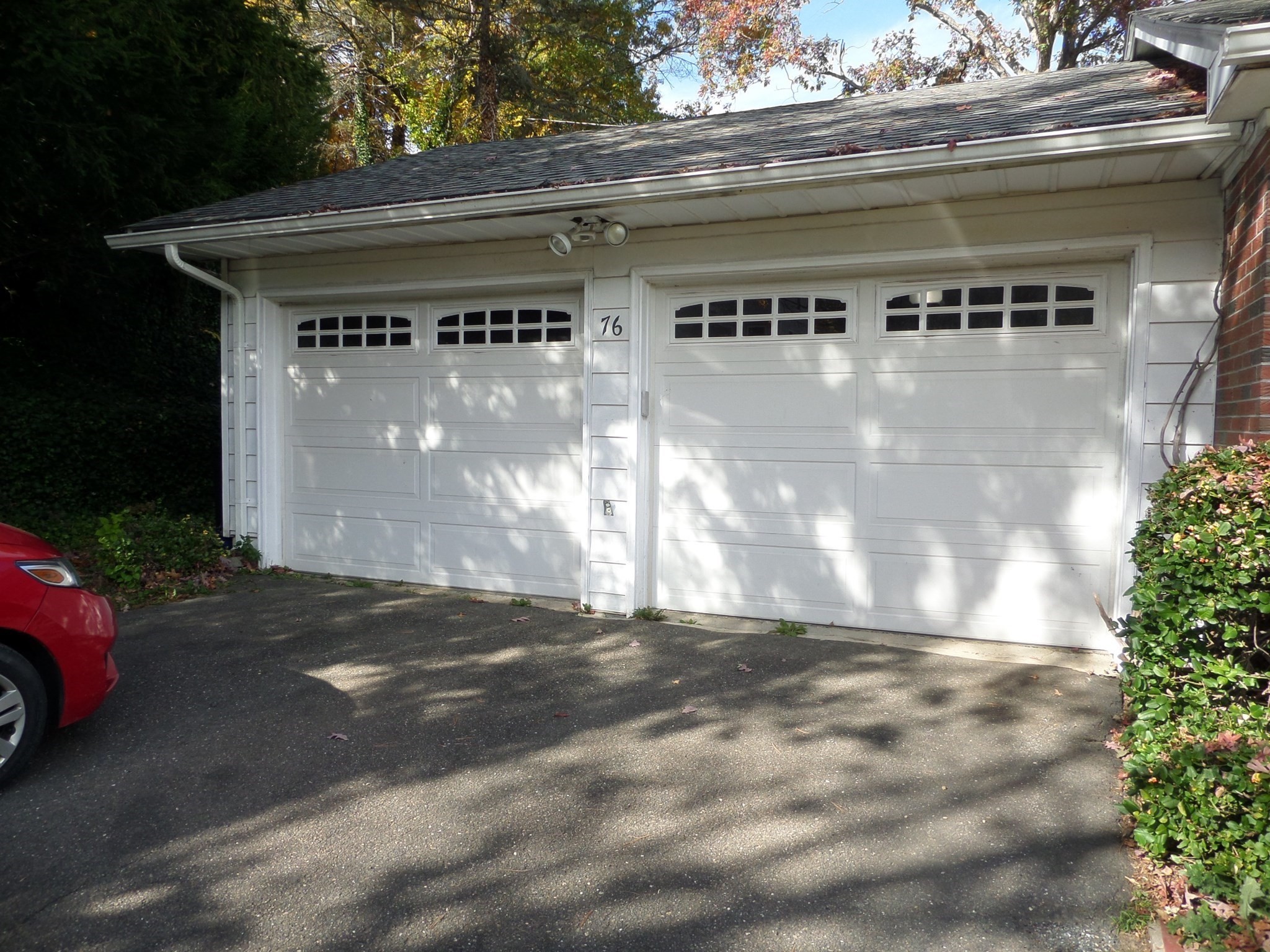 76 Hillview Rd Property Photo 3