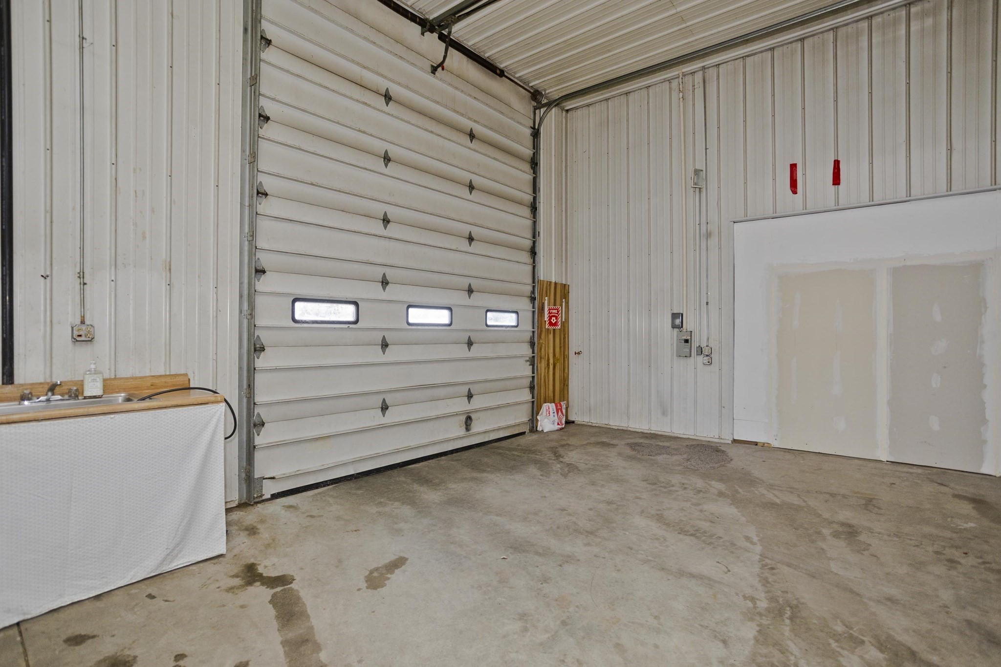 185 Miller St Property Photo 4