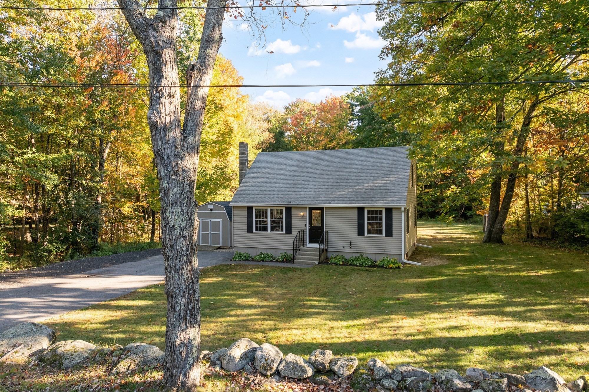 35 School House Rd Property Photo 1