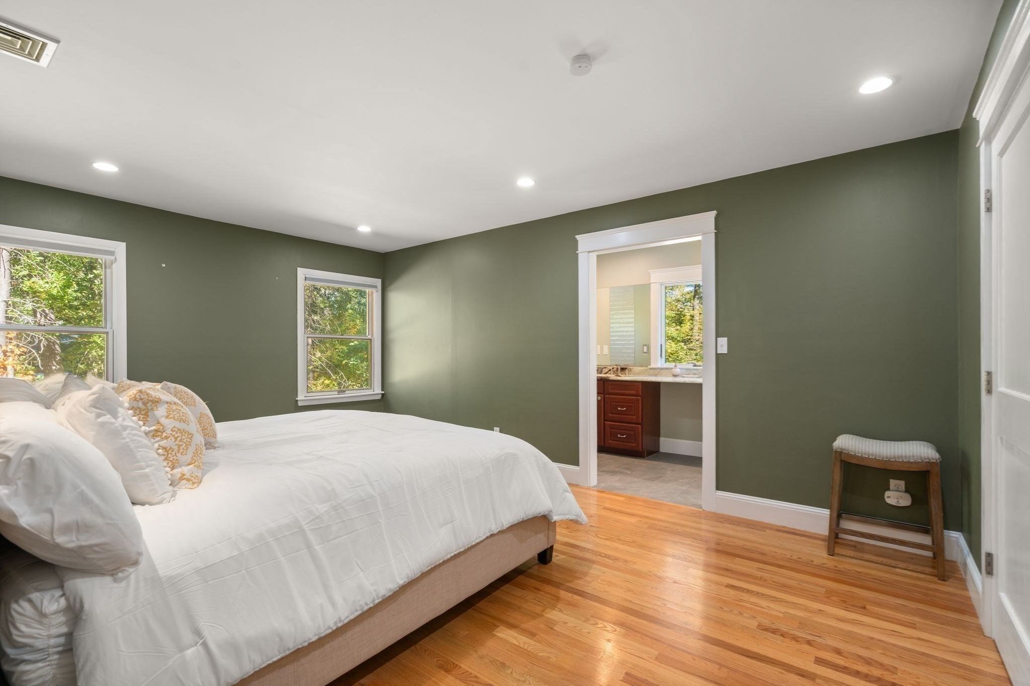 10 Lantern Rd Property Photo 18