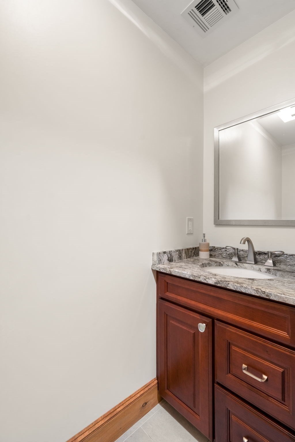 10 Lantern Rd Property Photo 28