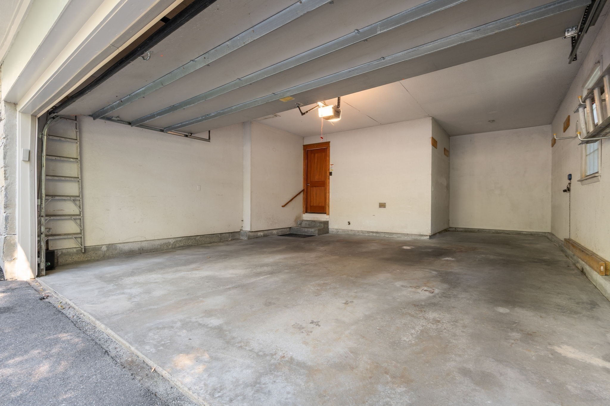 10 Lantern Rd Property Photo 30