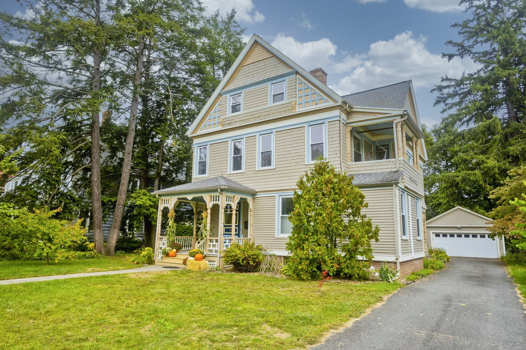 40 Fairfield Ave Property Photo 1