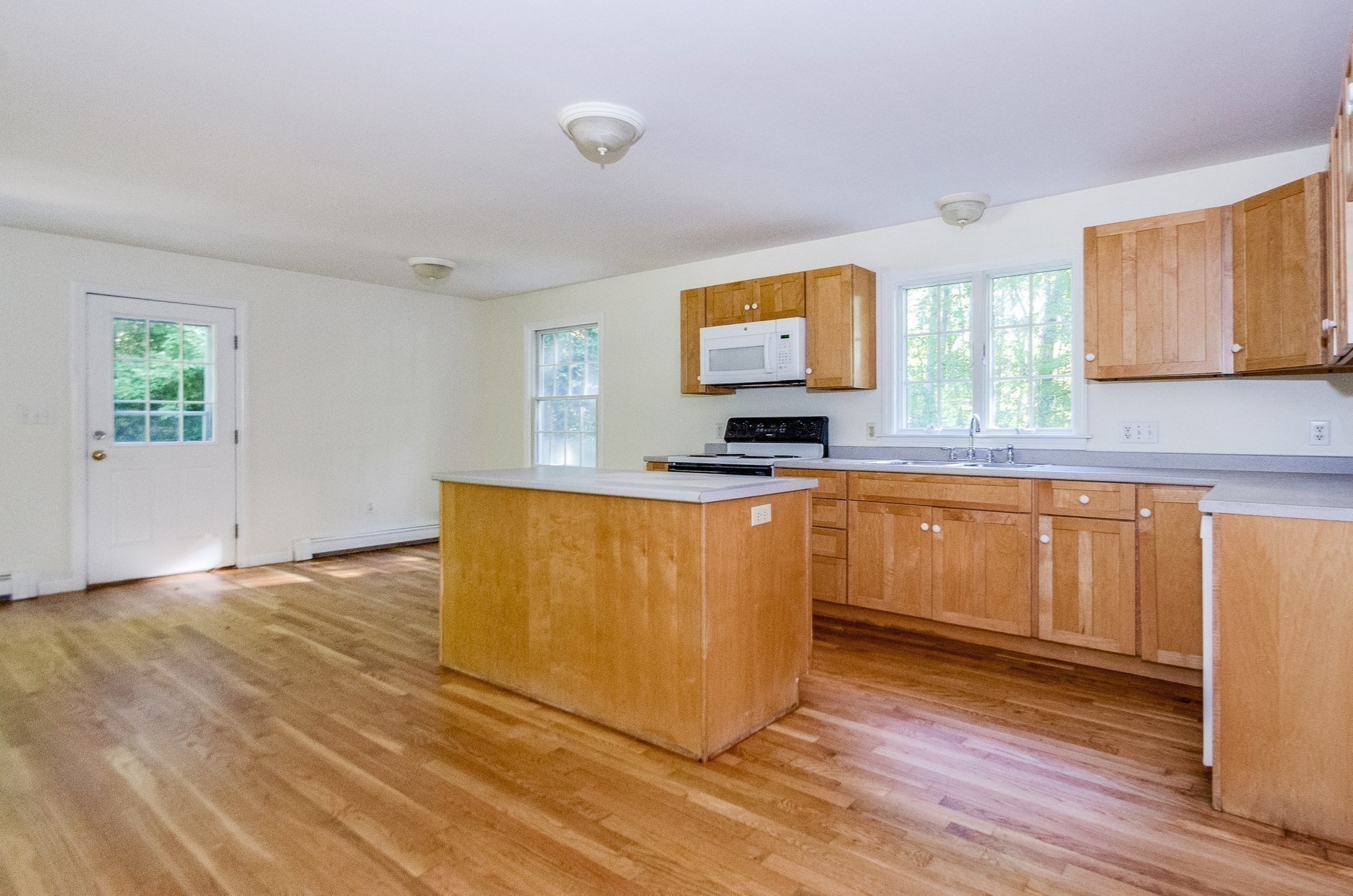 24 Foster St Property Photo 10