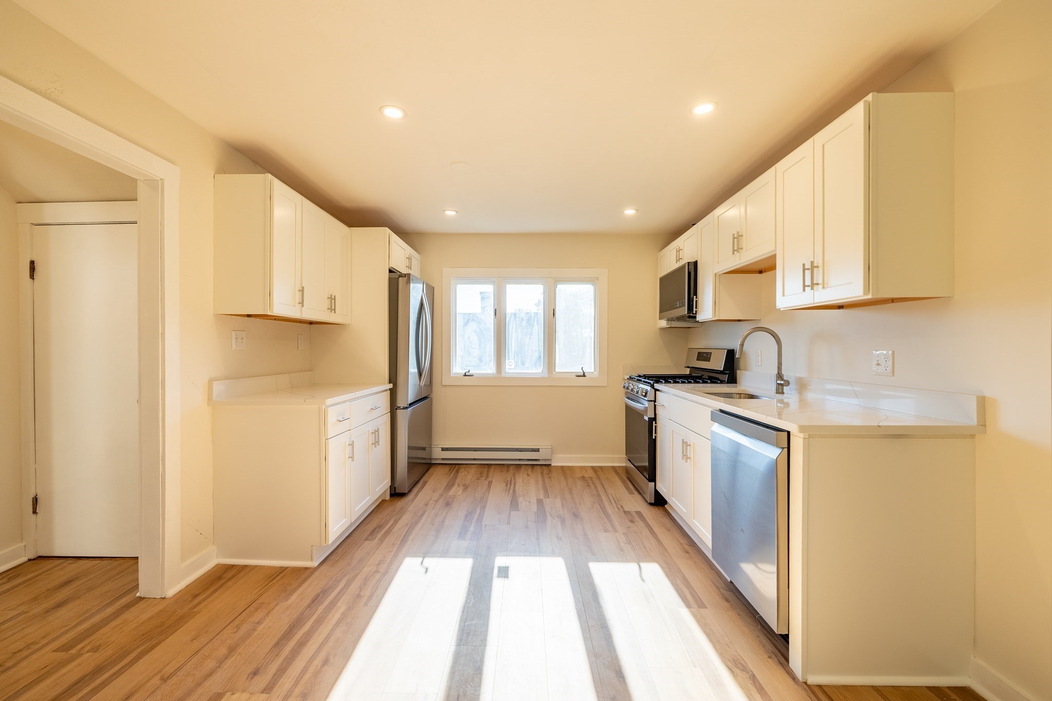 365 Whiting Avenue # 3 Property Photo 2