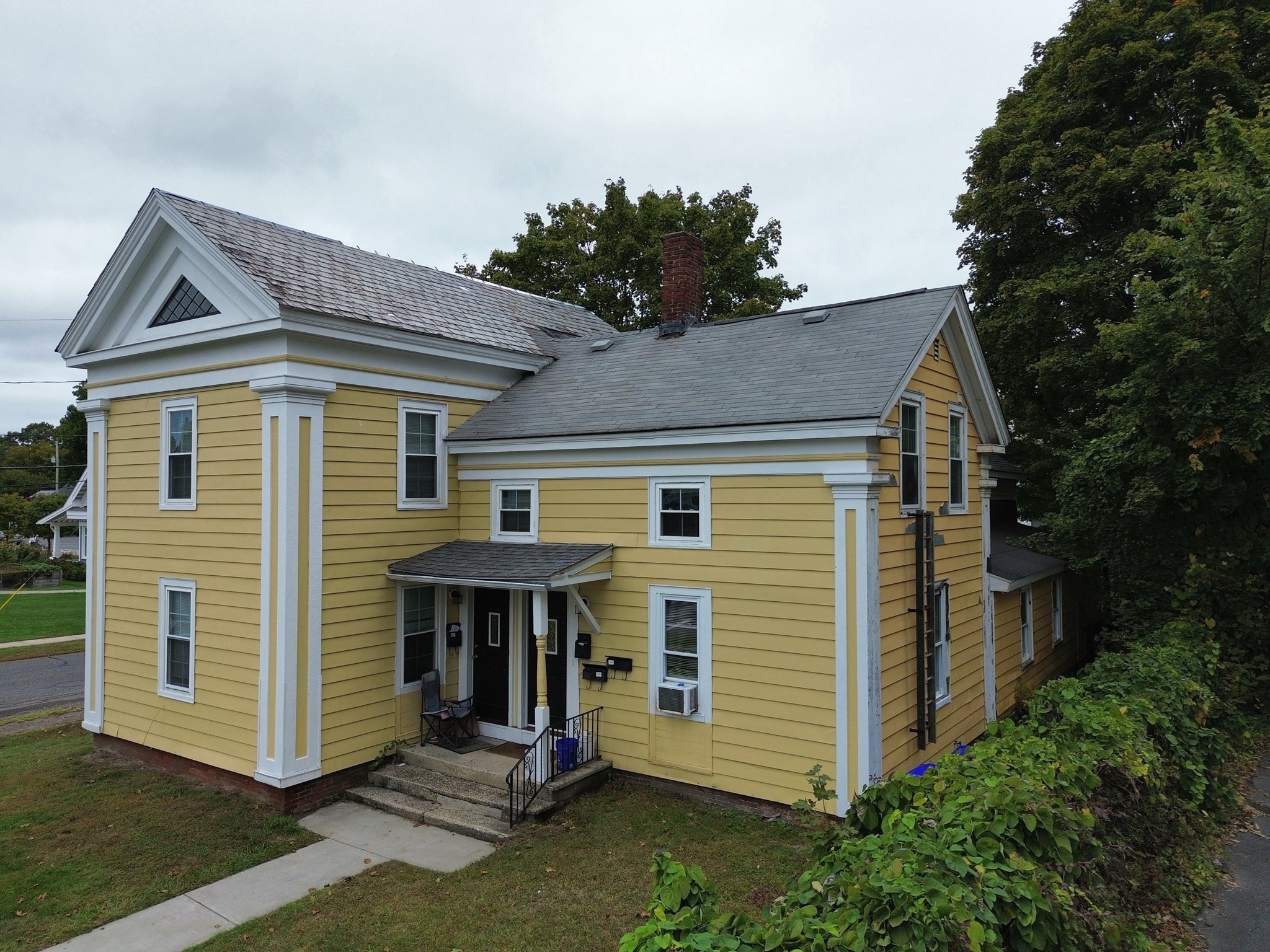 25 Pleasant St Property Photo 1