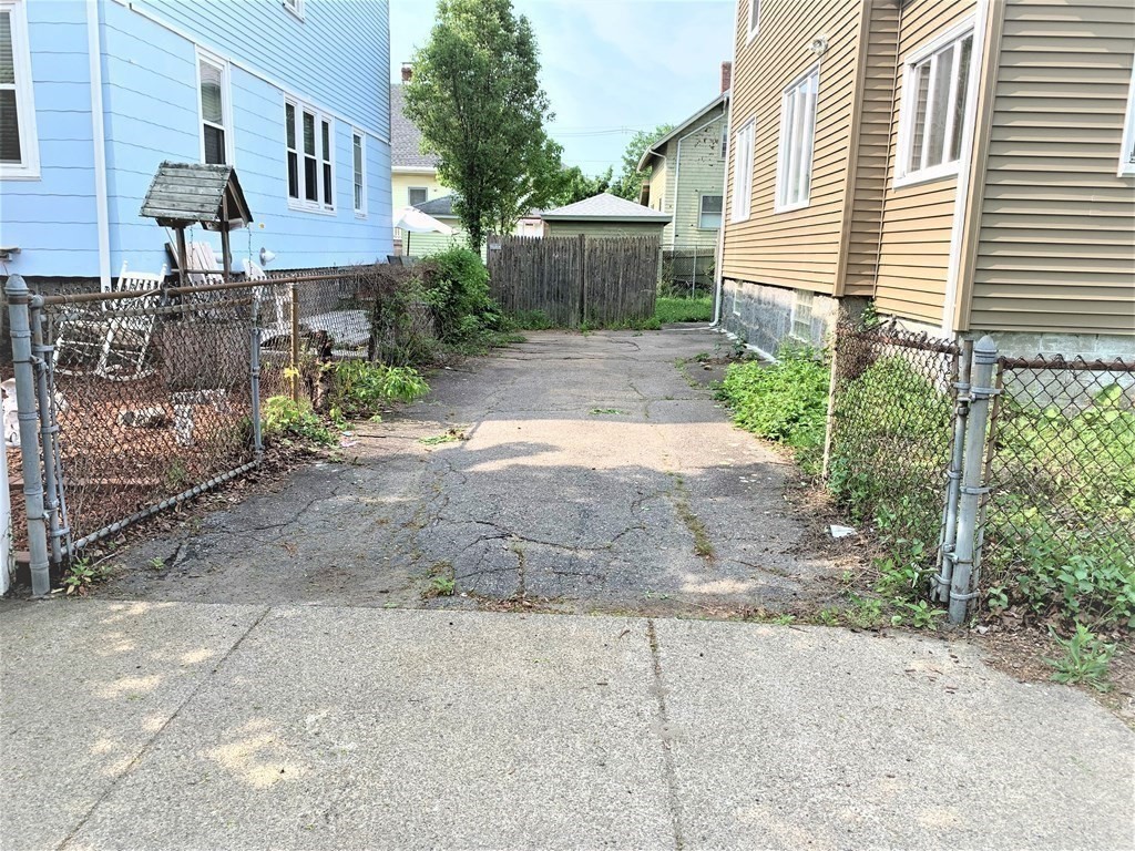 49 Thornton St Property Photo 1