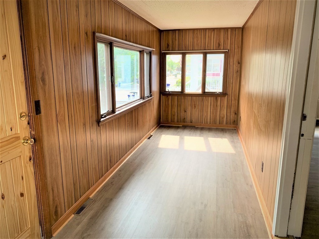 49 Thornton St Property Photo 2