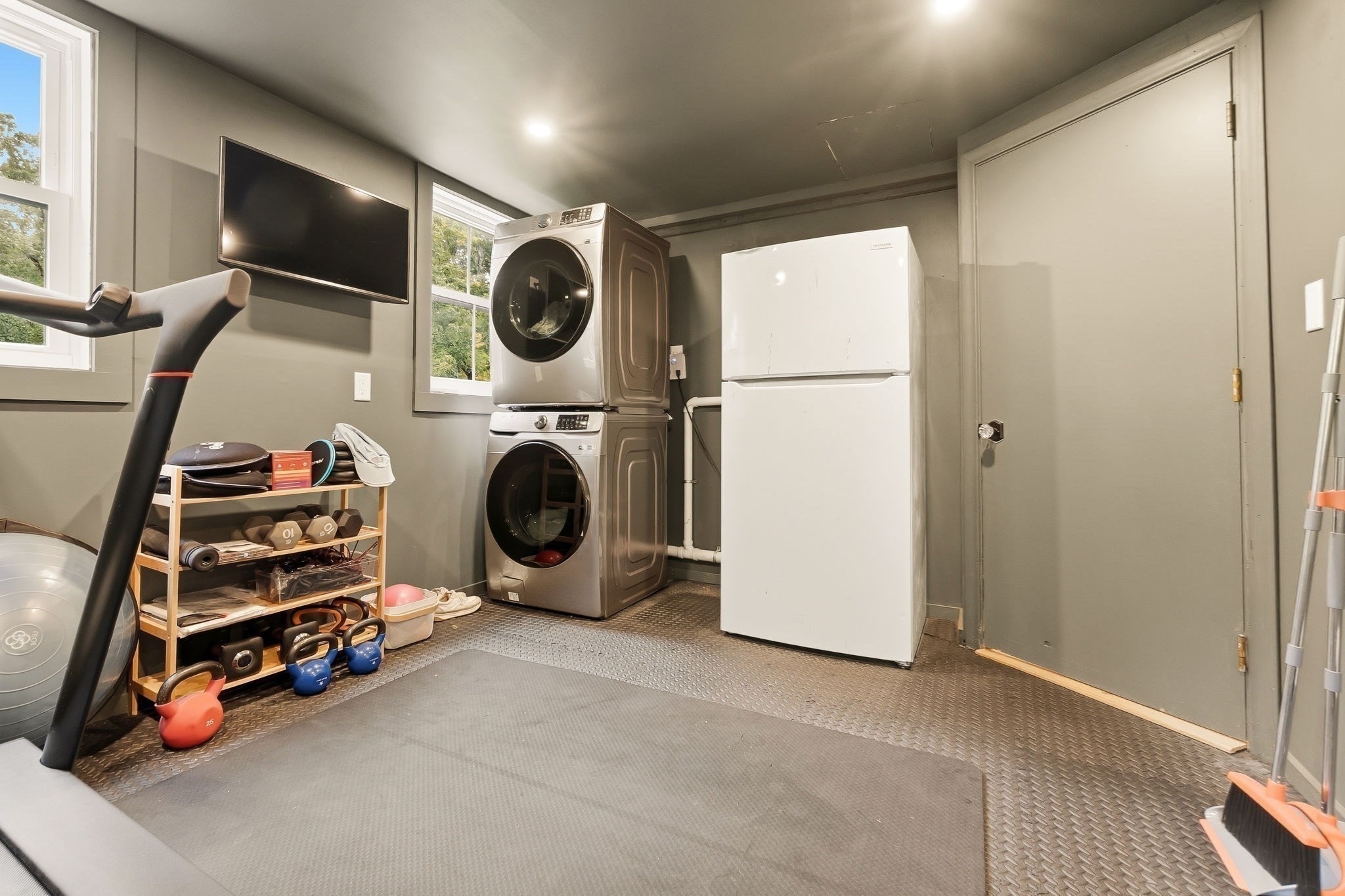 109 Glen St Property Photo 26