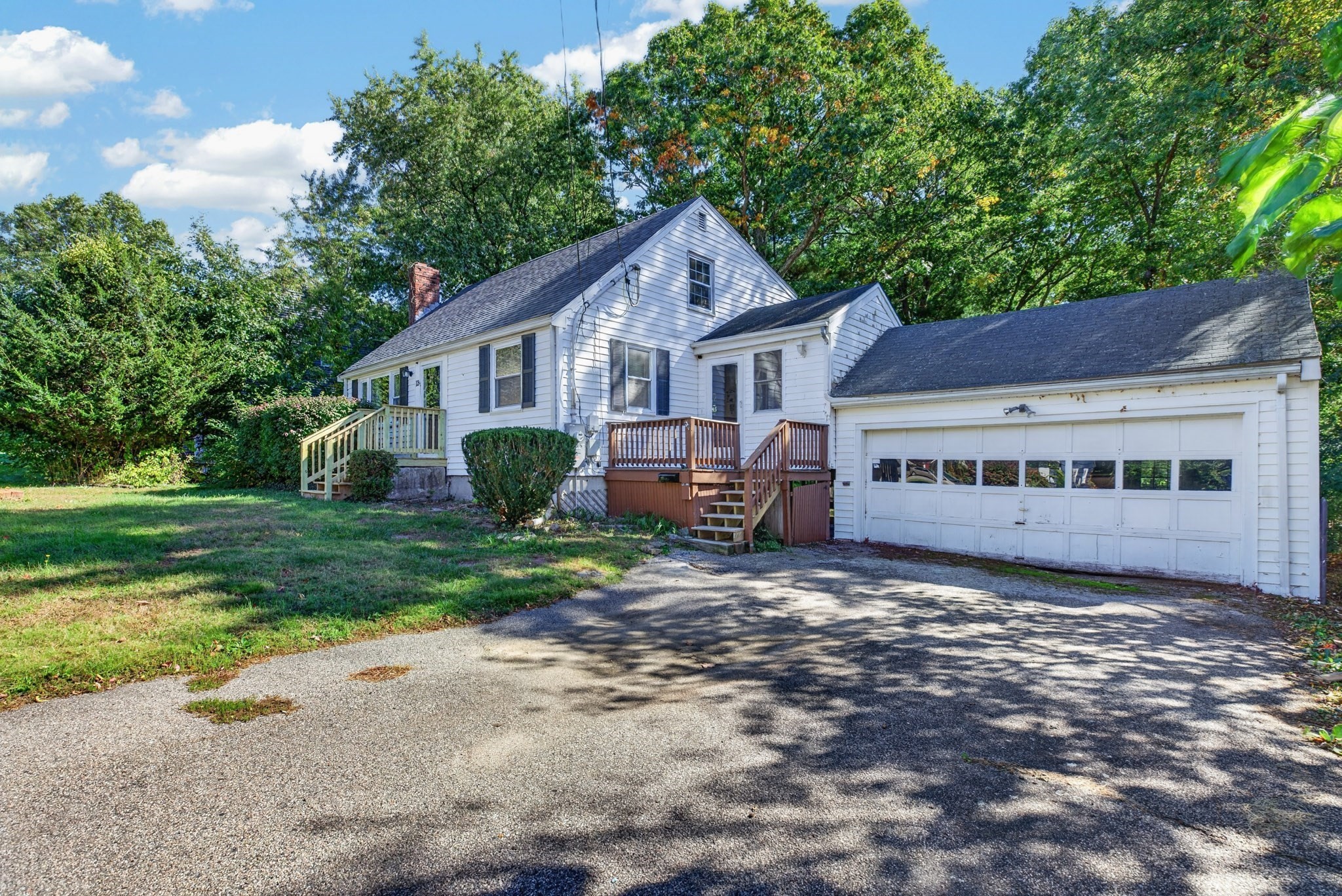 12 Hillsdale Road Property Photo 2