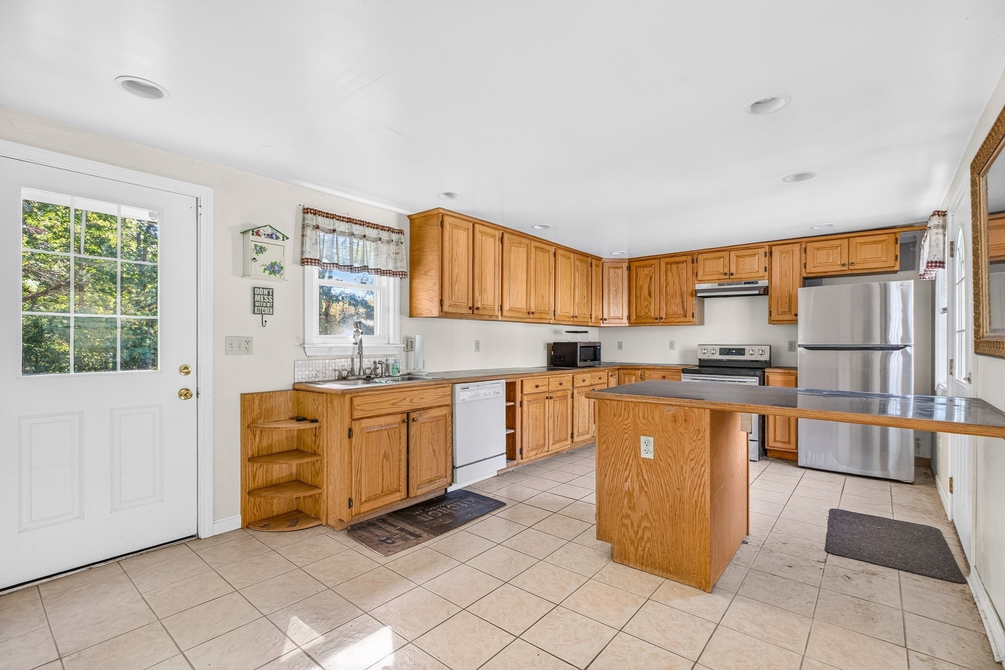 12 Hillsdale Road Property Photo 6