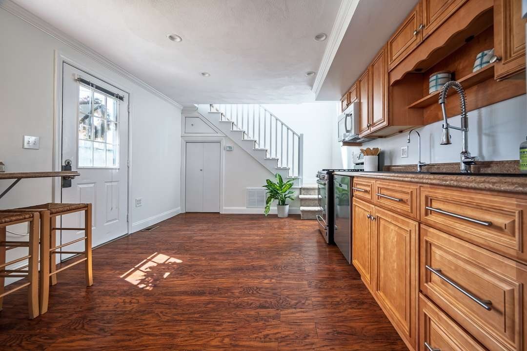 127 1/2 Bridge Street Property Photo 6