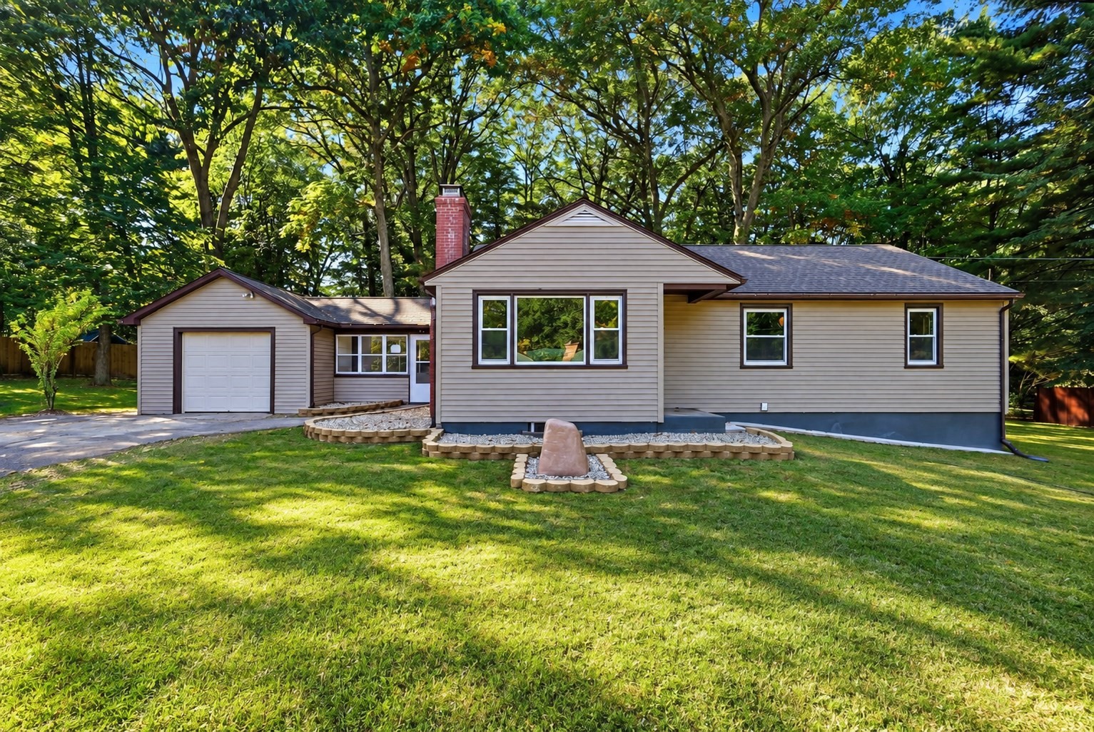 17 Meadowview Rd Property Photo 1