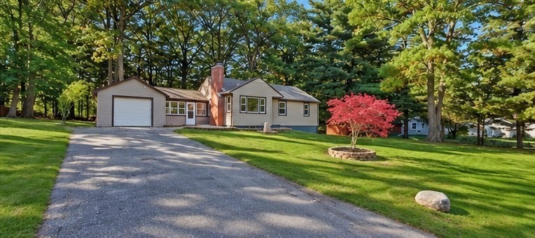 17 Meadowview Rd Property Photo 2