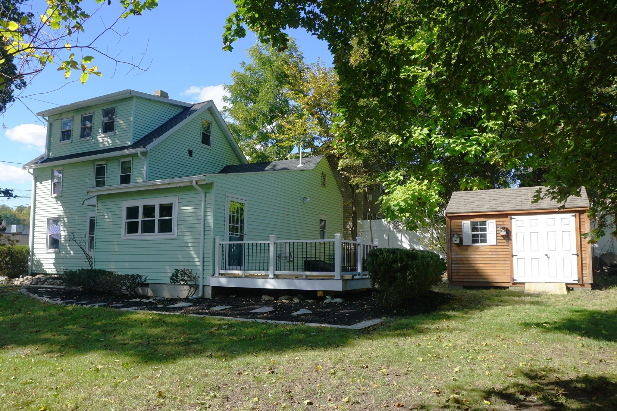10 Metropolitan Ave Property Photo 3