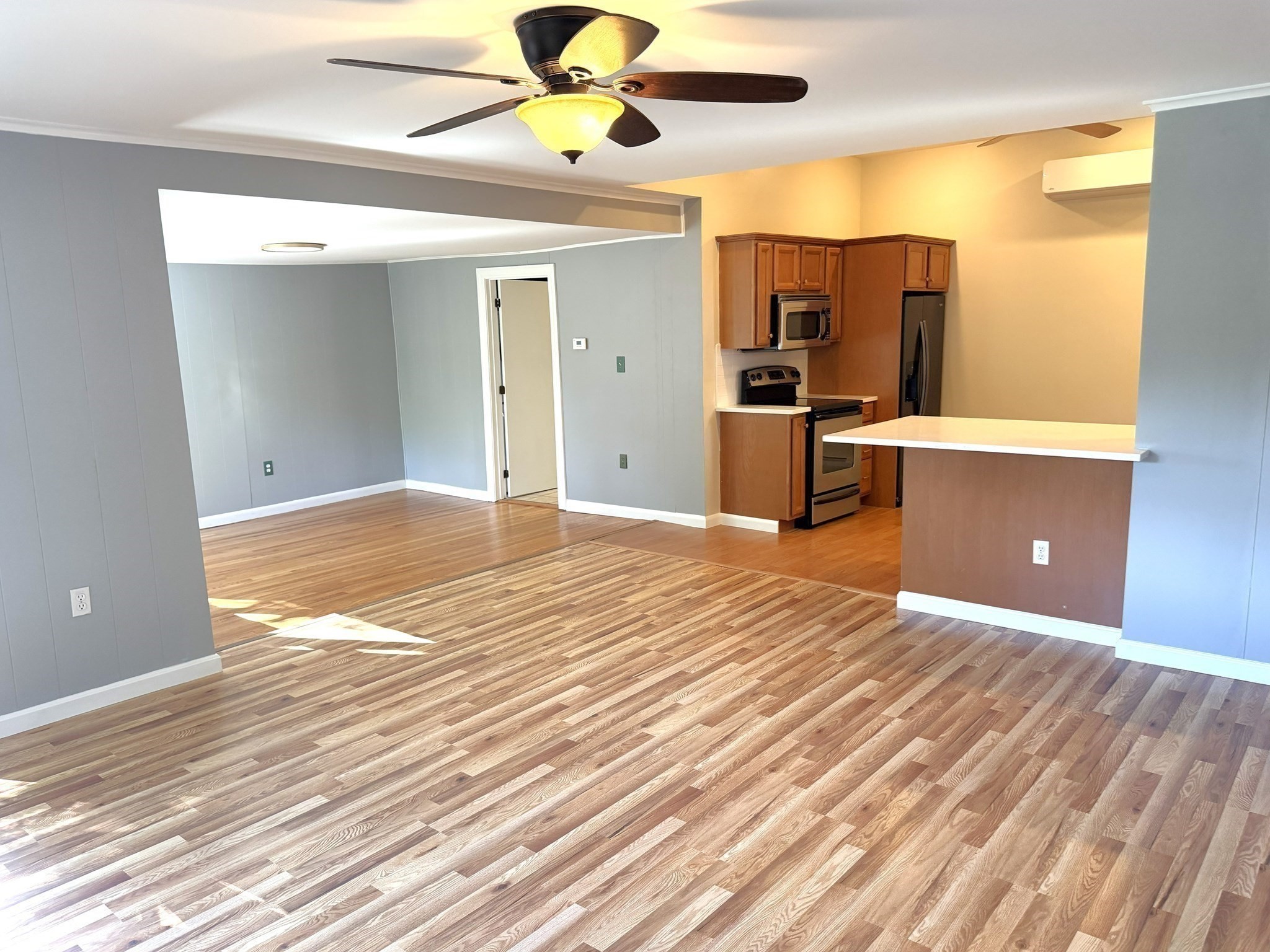 10 Metropolitan Ave Property Photo 4