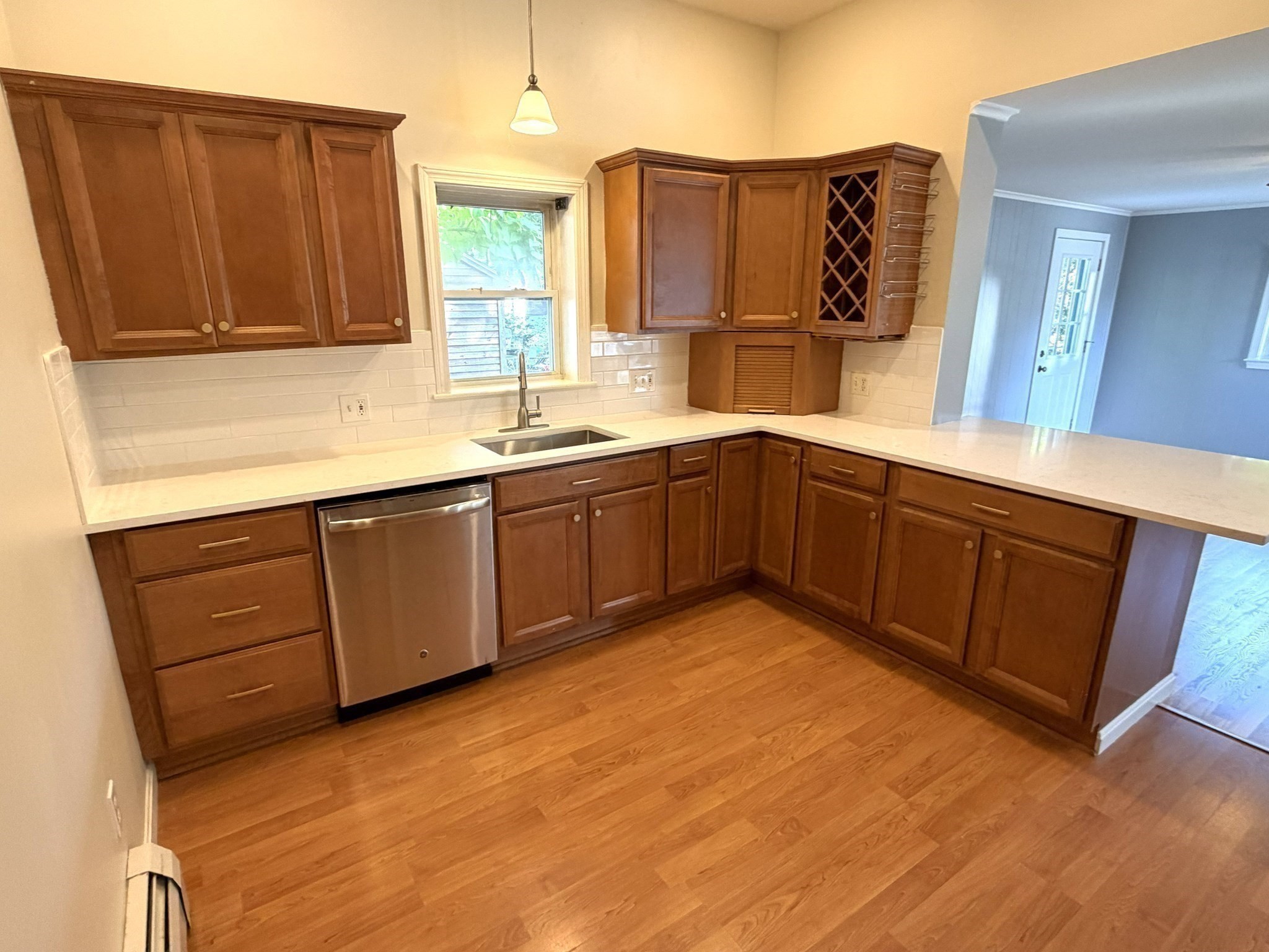 10 Metropolitan Ave Property Photo 6