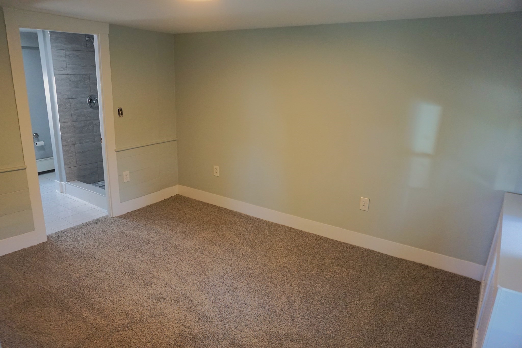 10 Metropolitan Ave Property Photo 14