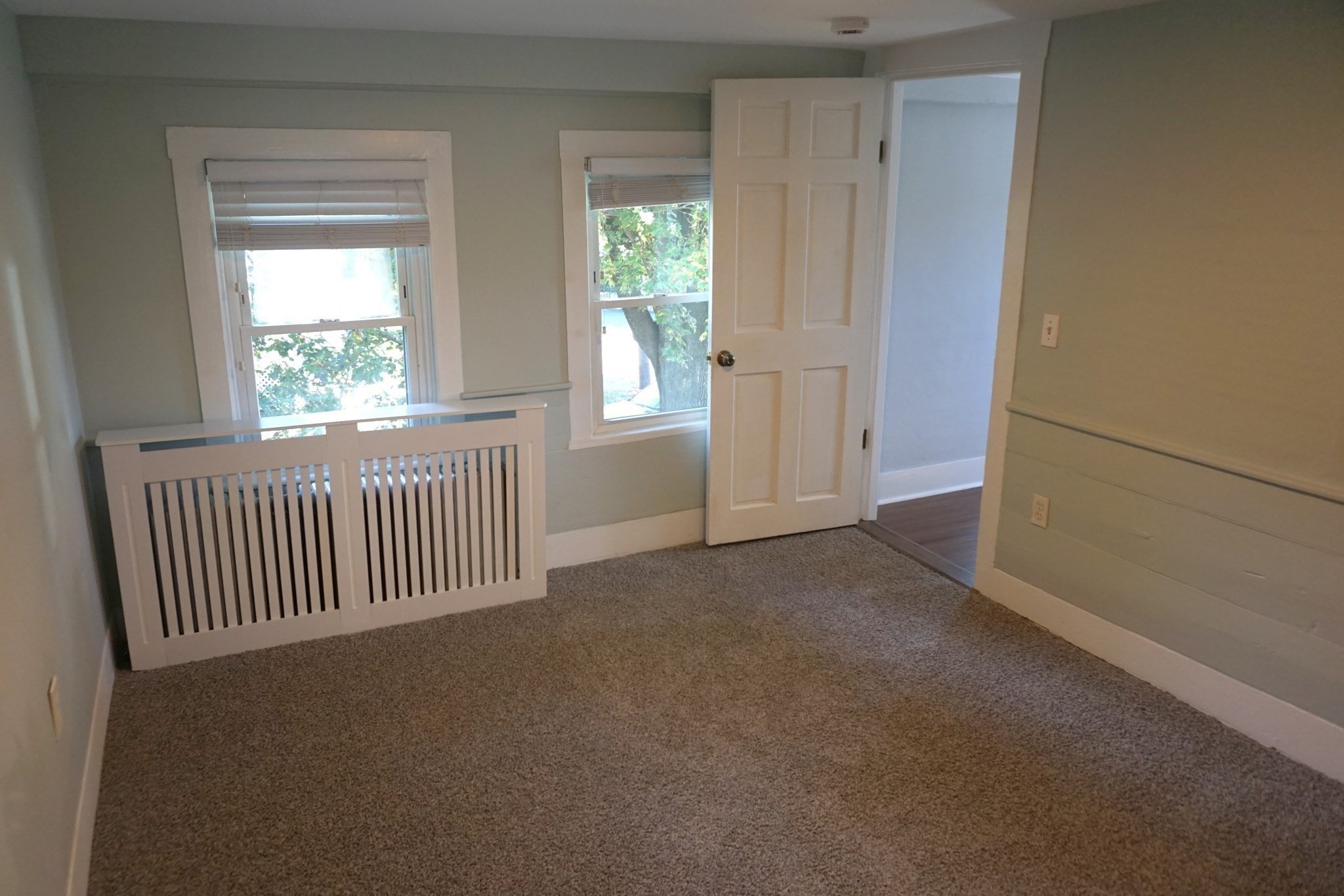 10 Metropolitan Ave Property Photo 15