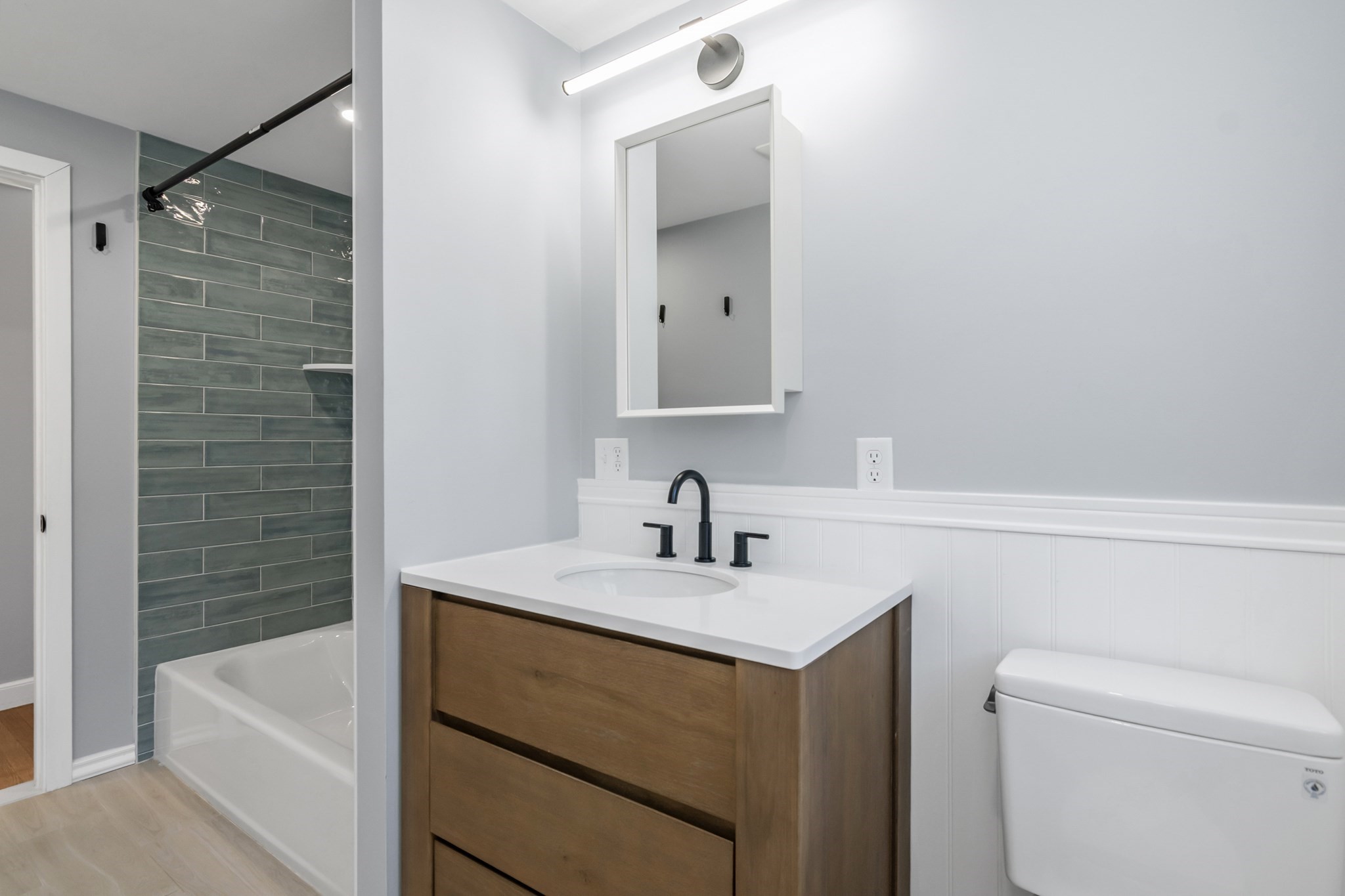 26 Whitin Ave Property Photo 6