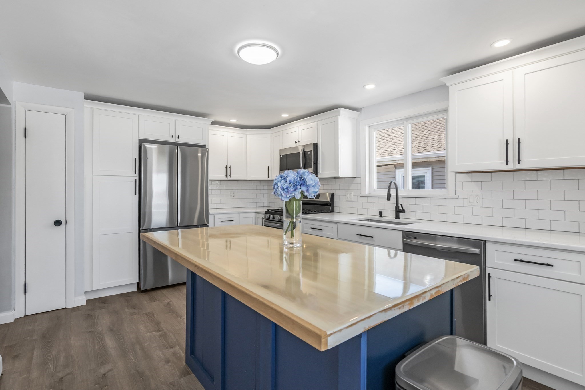 26 Whitin Ave Property Photo 8