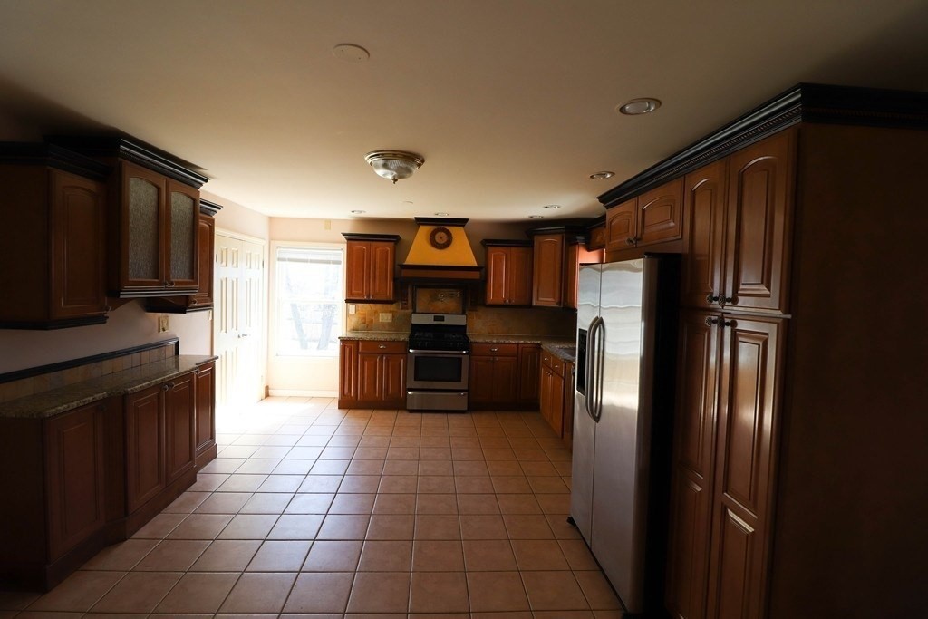 795 Salem # 2 Property Photo 3