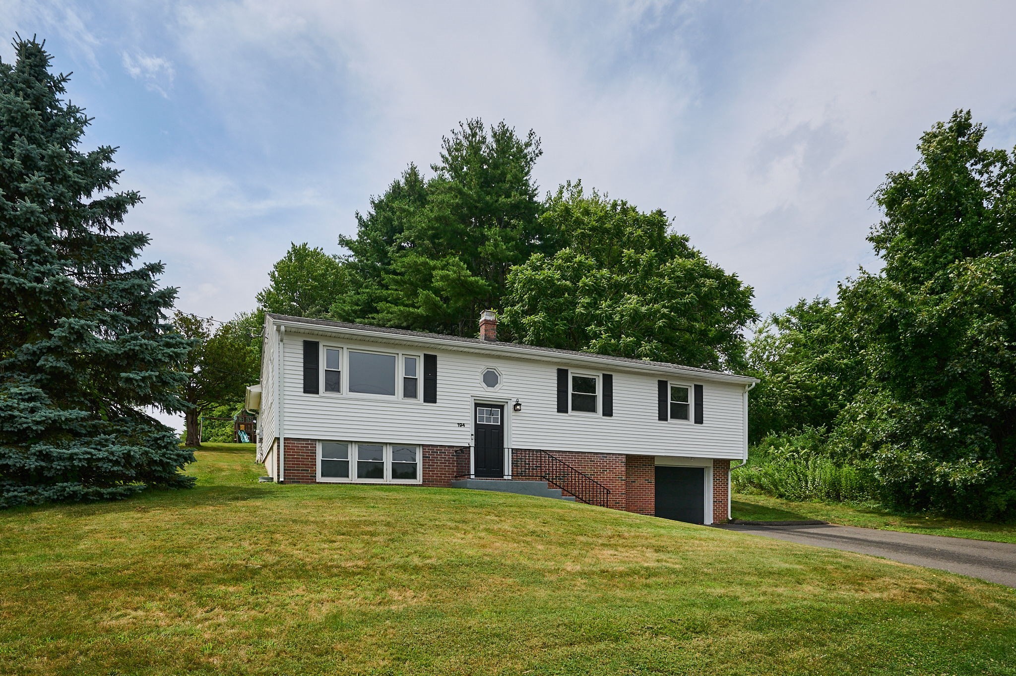 194 Pleasant St Property Photo 1