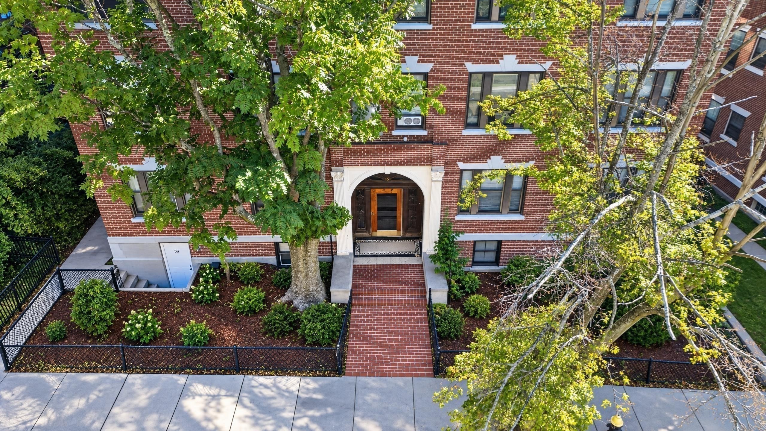 15 Park Vale Ave # 11 Property Photo 4