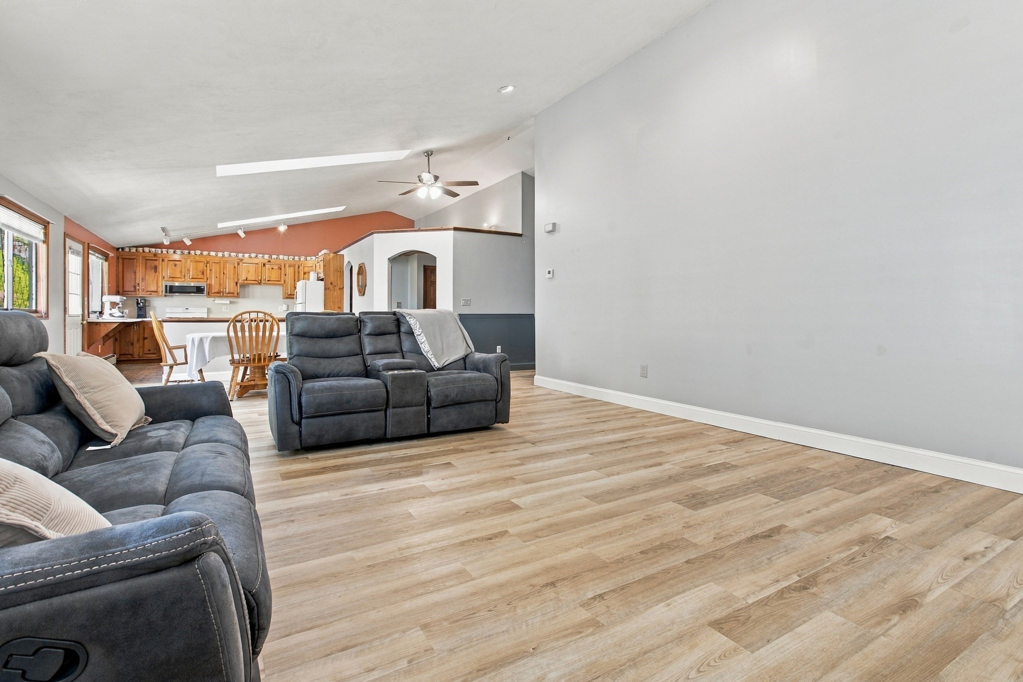 48 Lovering St # 8 Property Photo 4