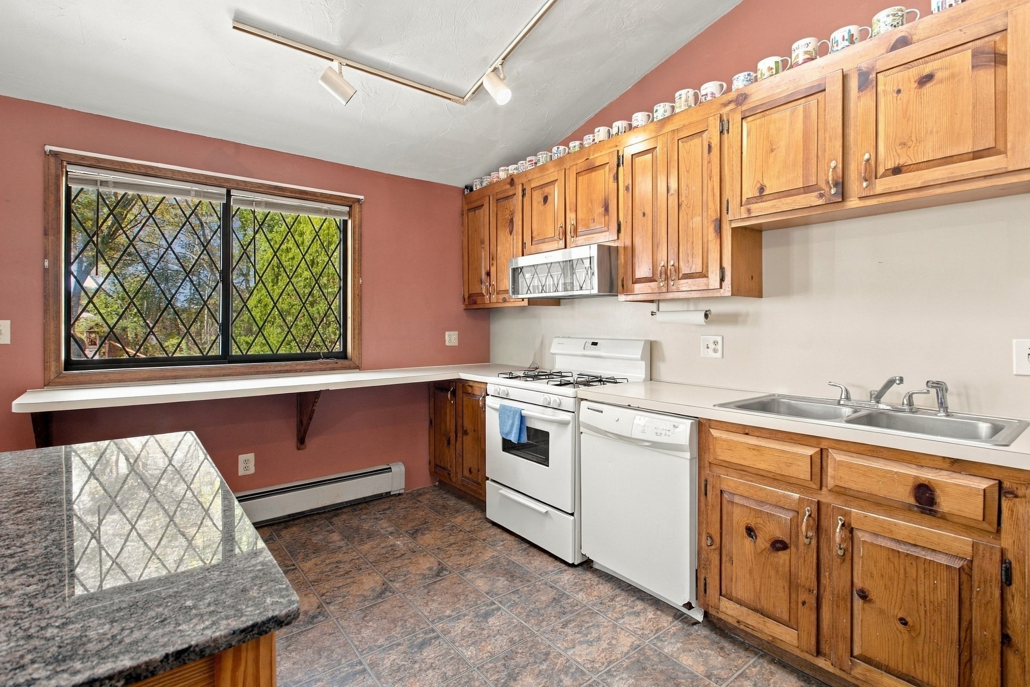 48 Lovering St # 8 Property Photo 8