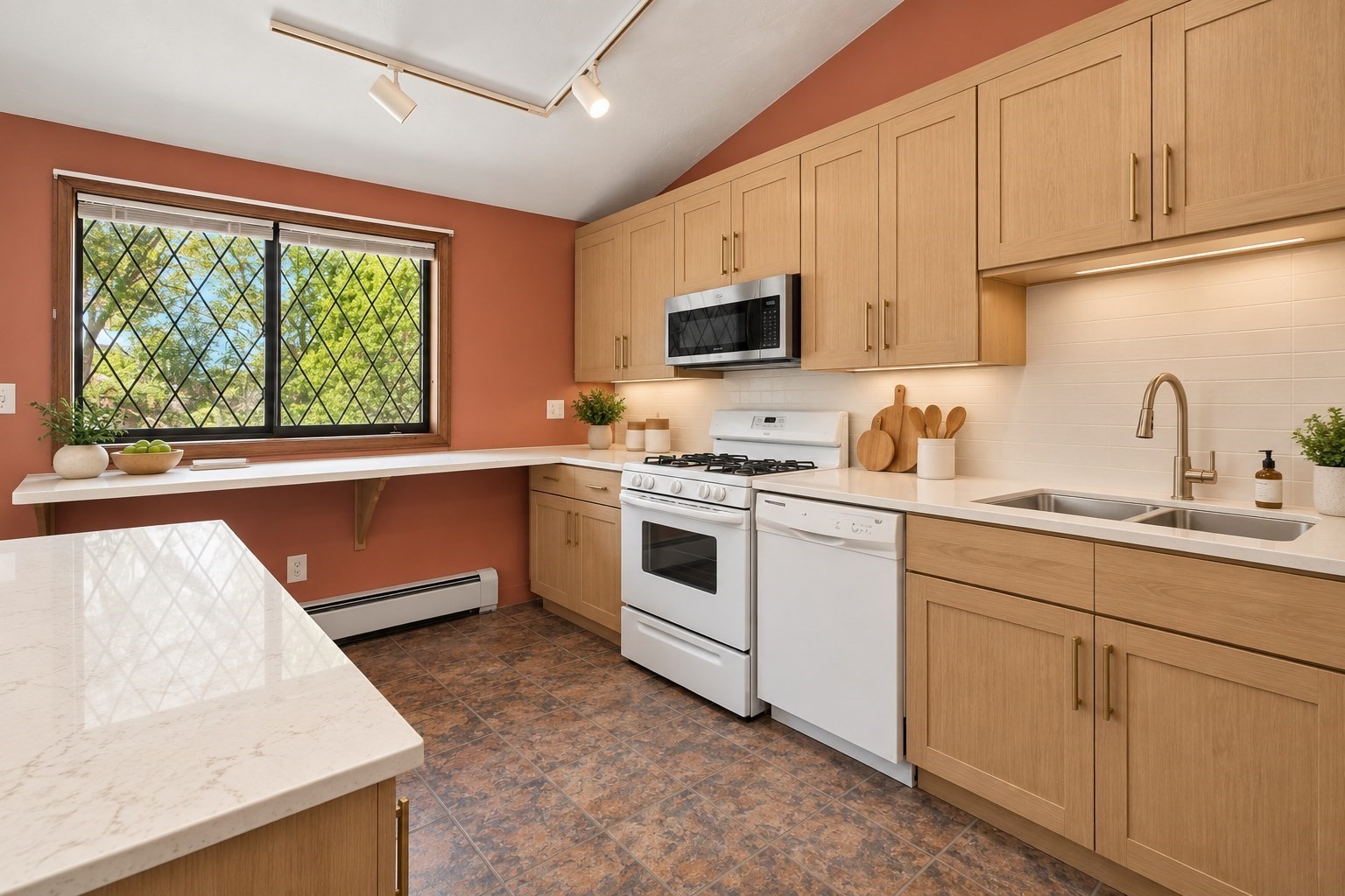 48 Lovering St # 8 Property Photo 9
