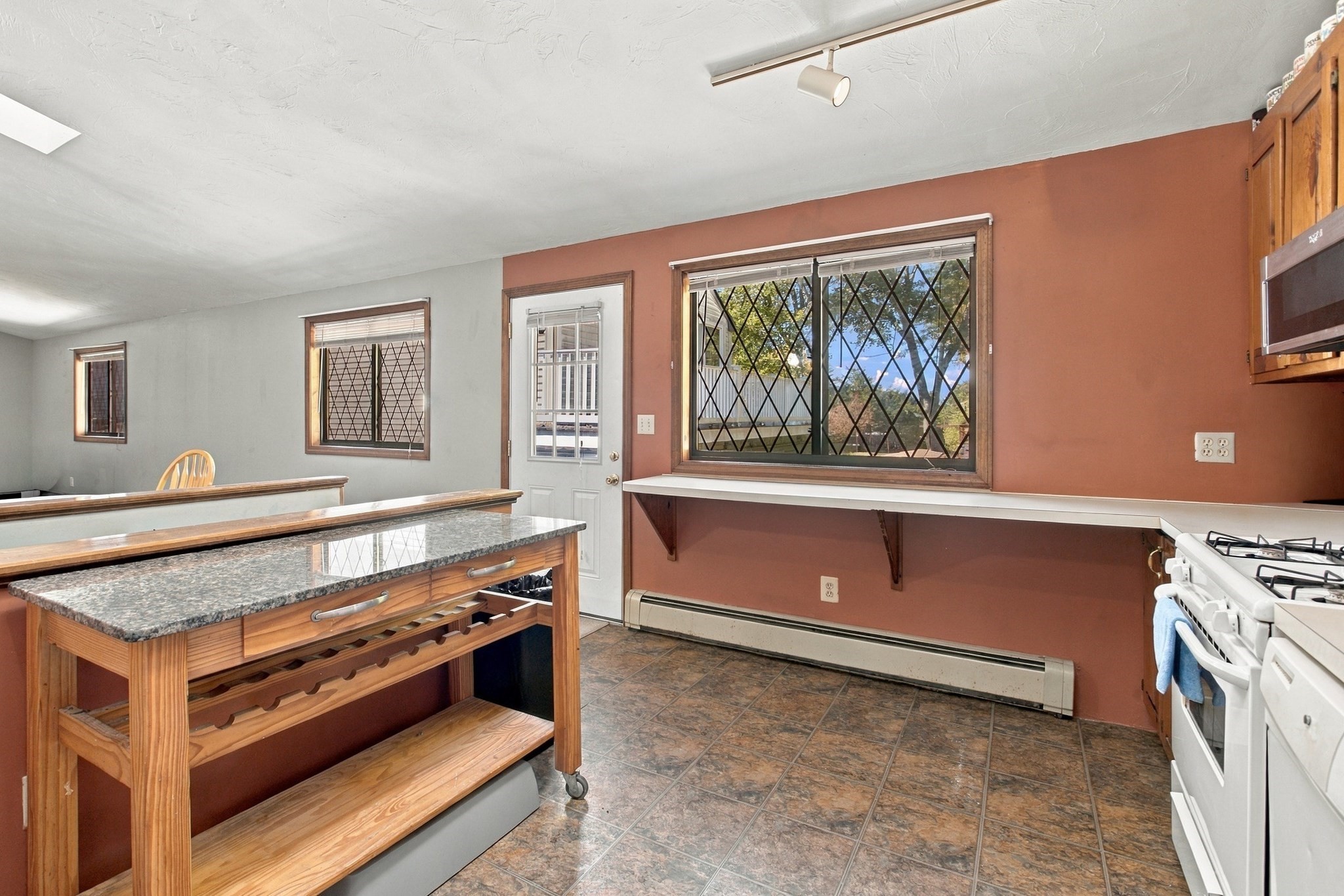 48 Lovering St # 8 Property Photo 10