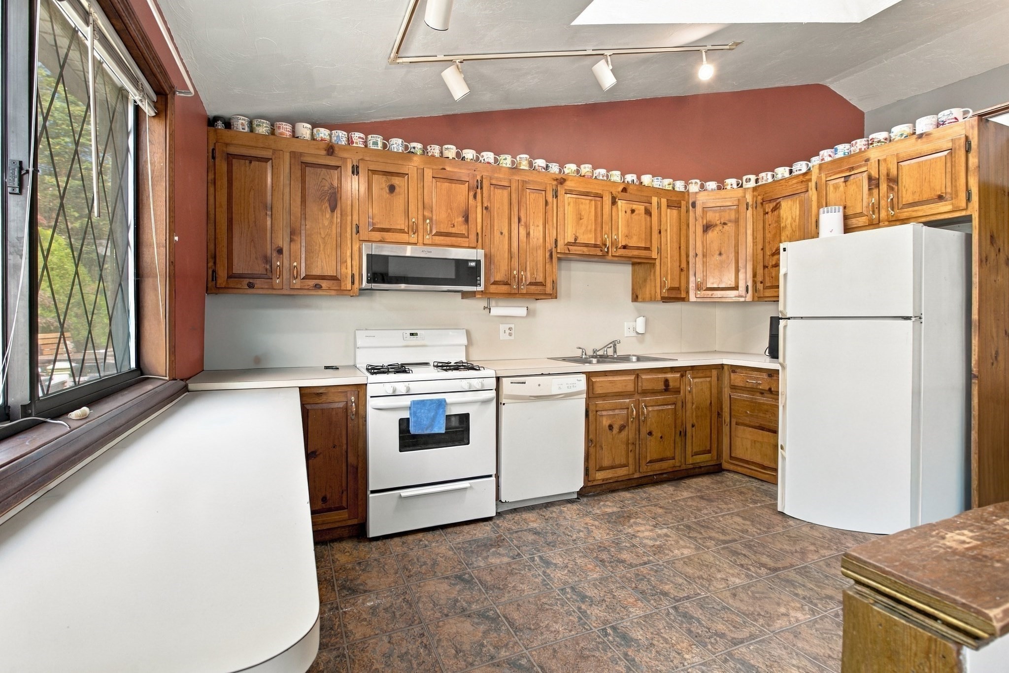 48 Lovering St # 8 Property Photo 12