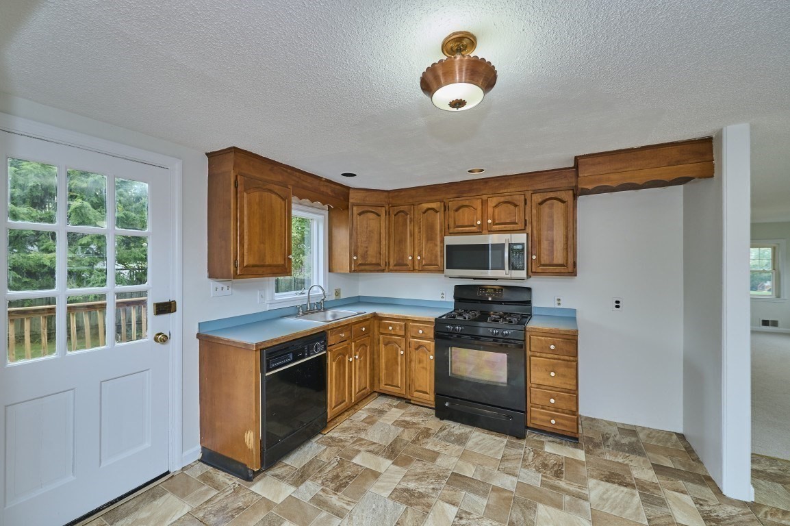7 Lovett St Property Photo 9