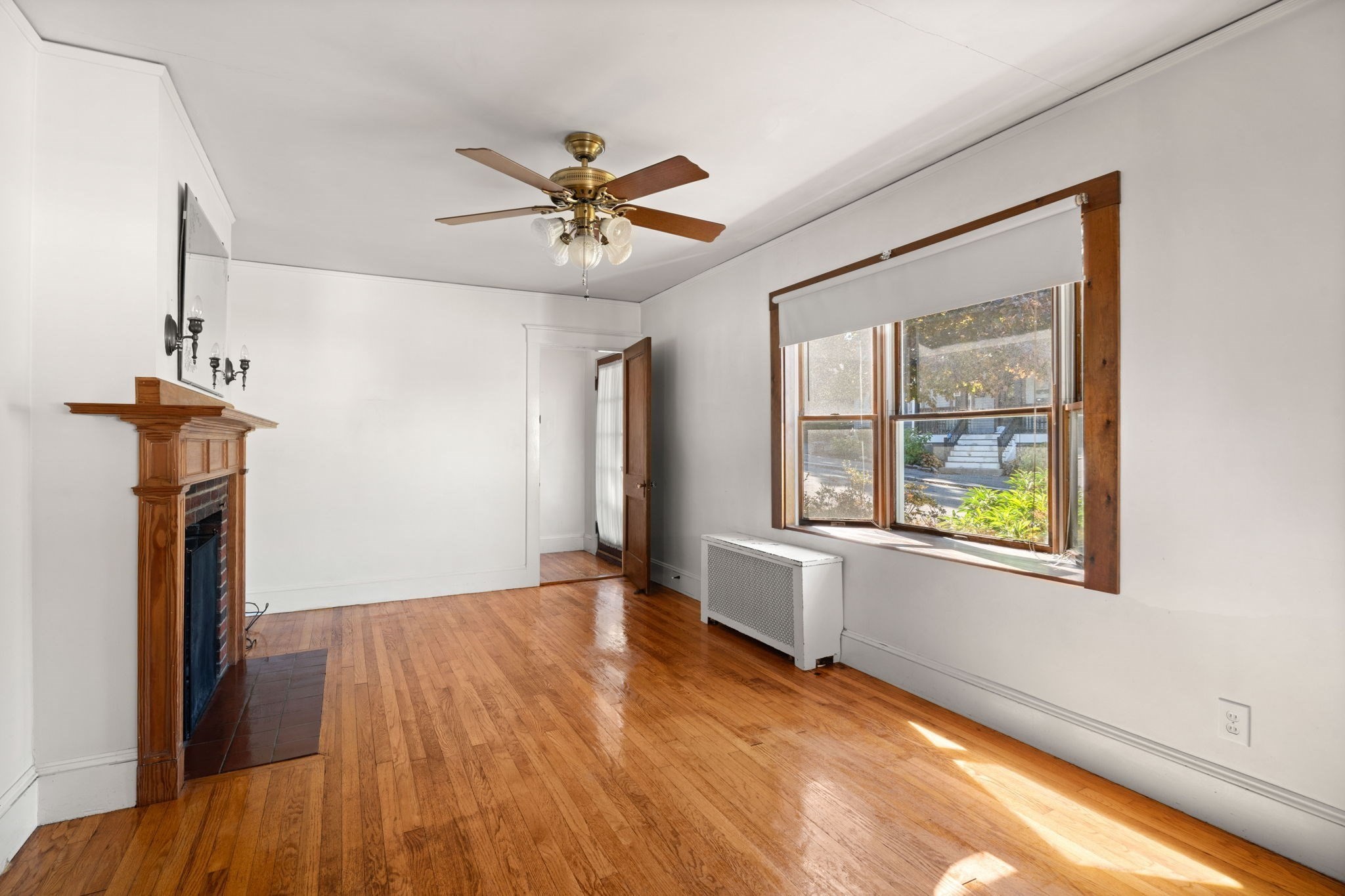32 Whitney Ave Property Photo 6