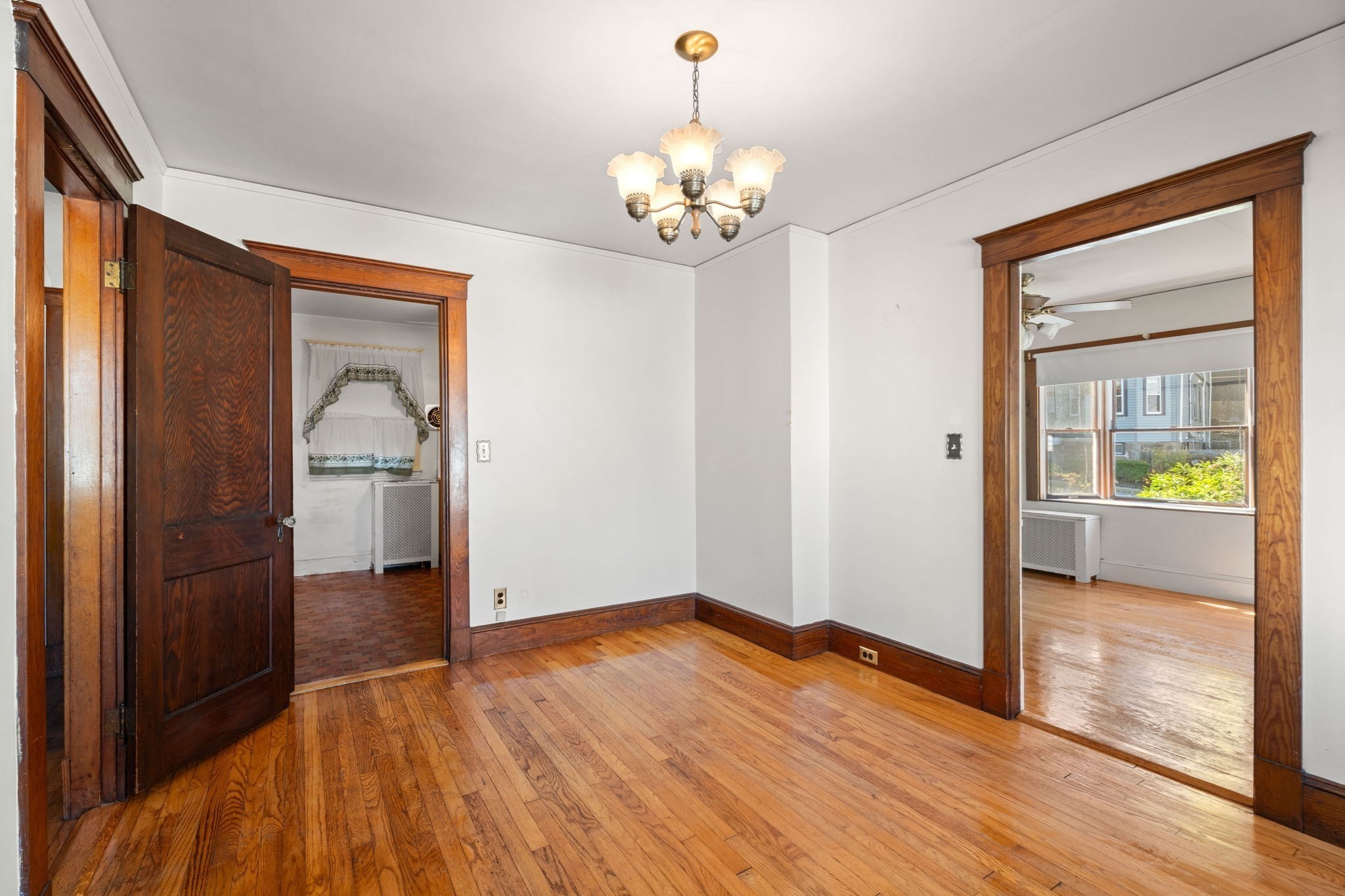 32 Whitney Ave Property Photo 10