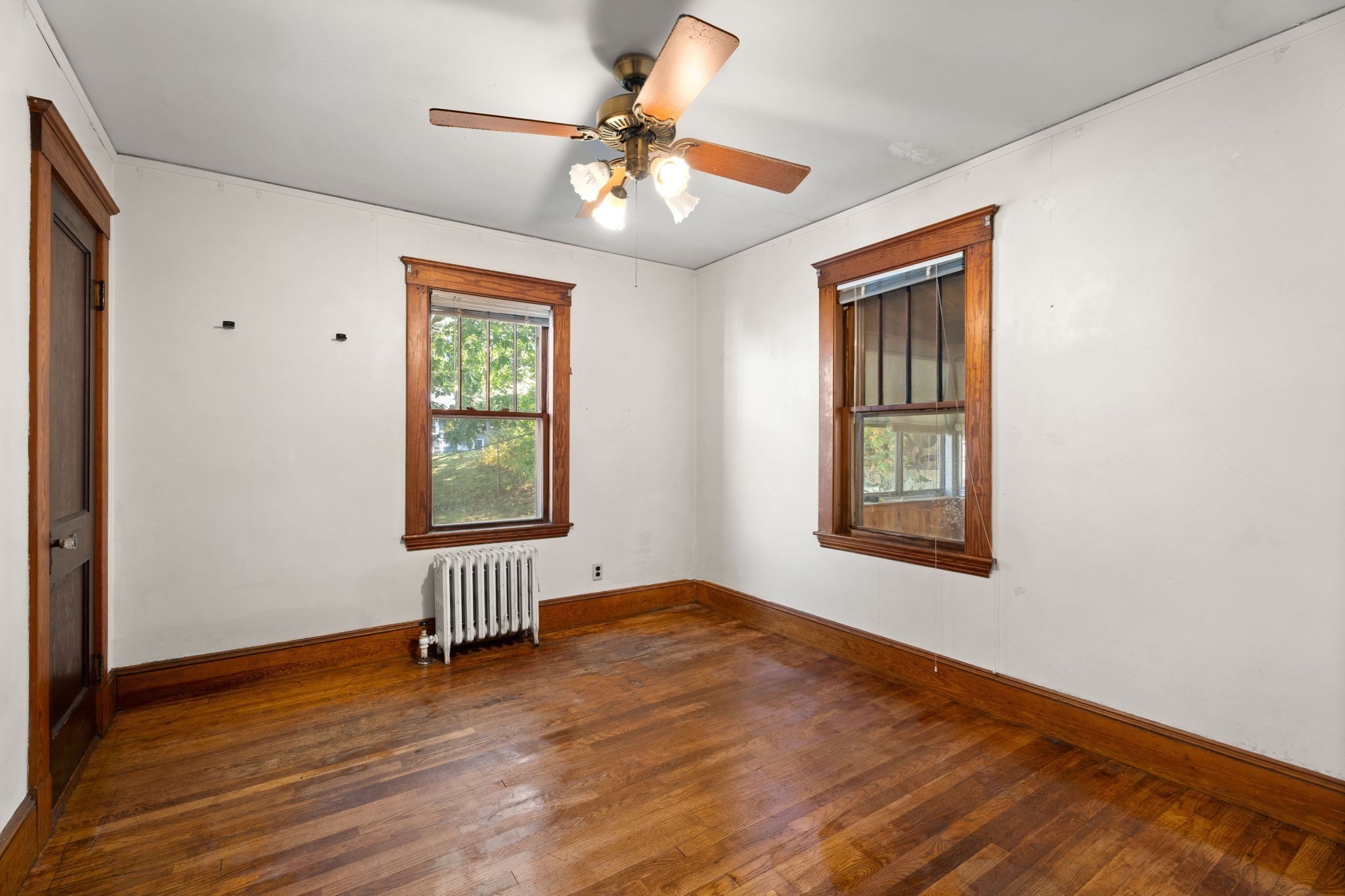 32 Whitney Ave Property Photo 15