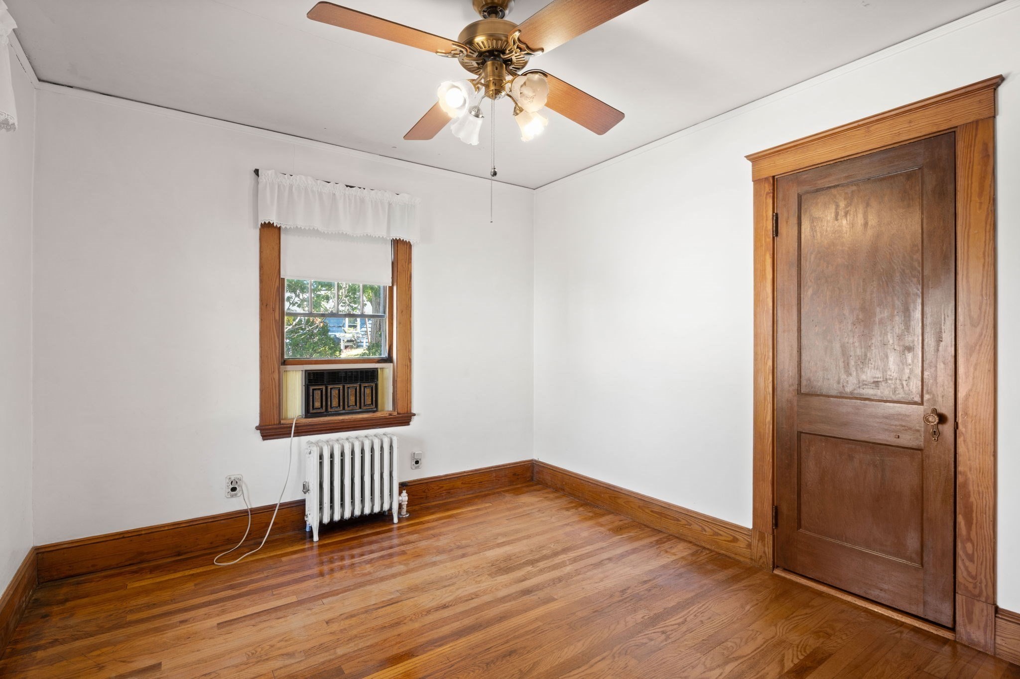 32 Whitney Ave Property Photo 18