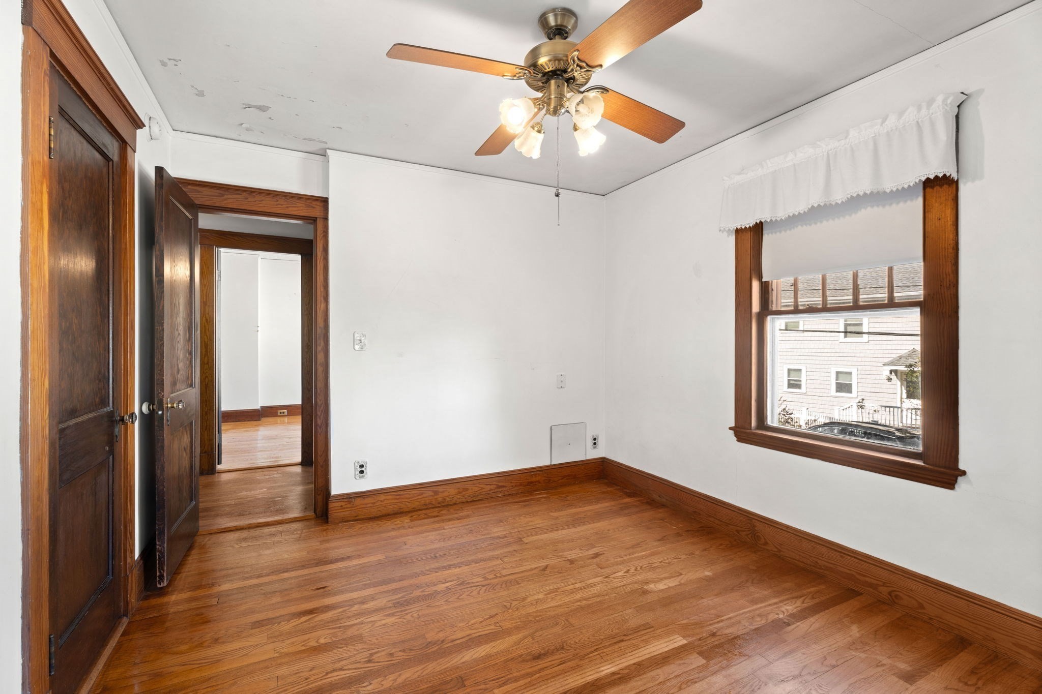32 Whitney Ave Property Photo 19
