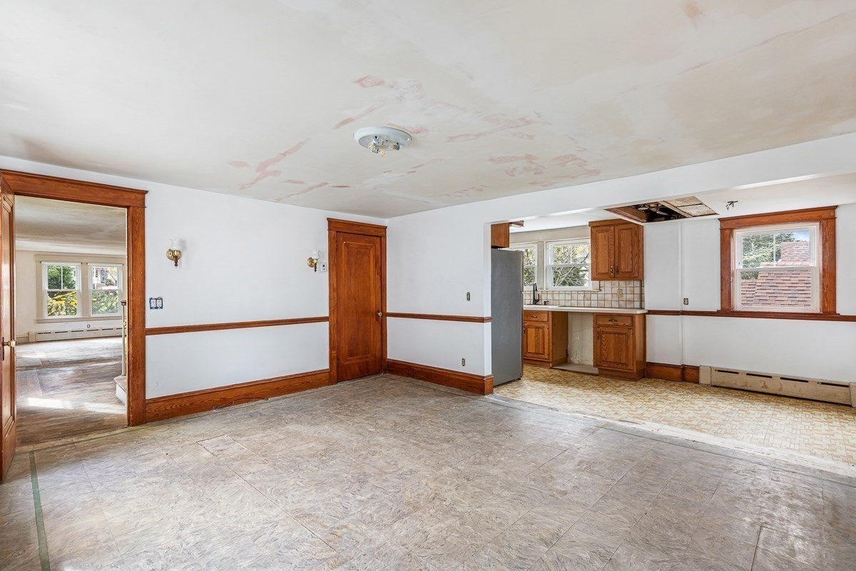 1292 Riverside Ave Property Photo 6