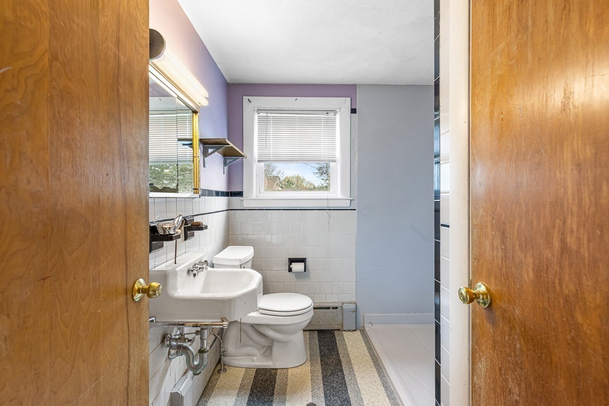 1292 Riverside Ave Property Photo 12