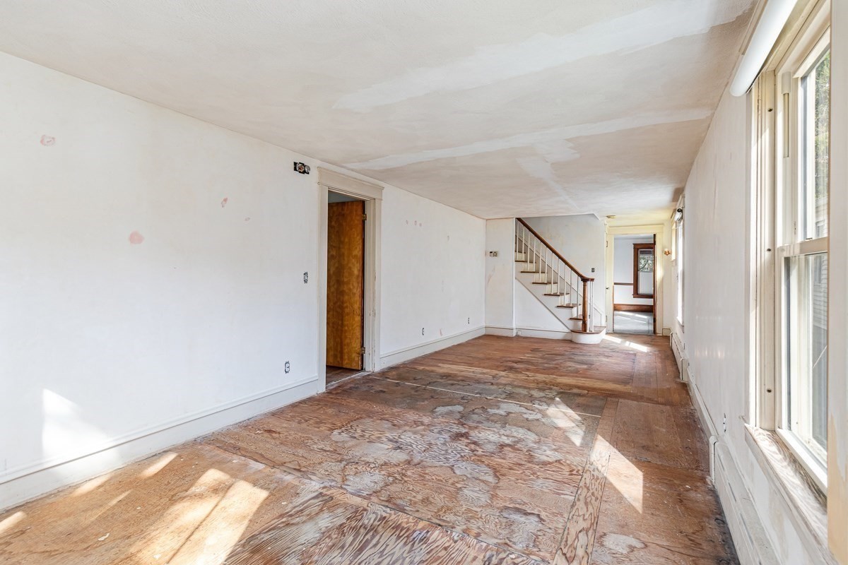 1292 Riverside Ave Property Photo 13