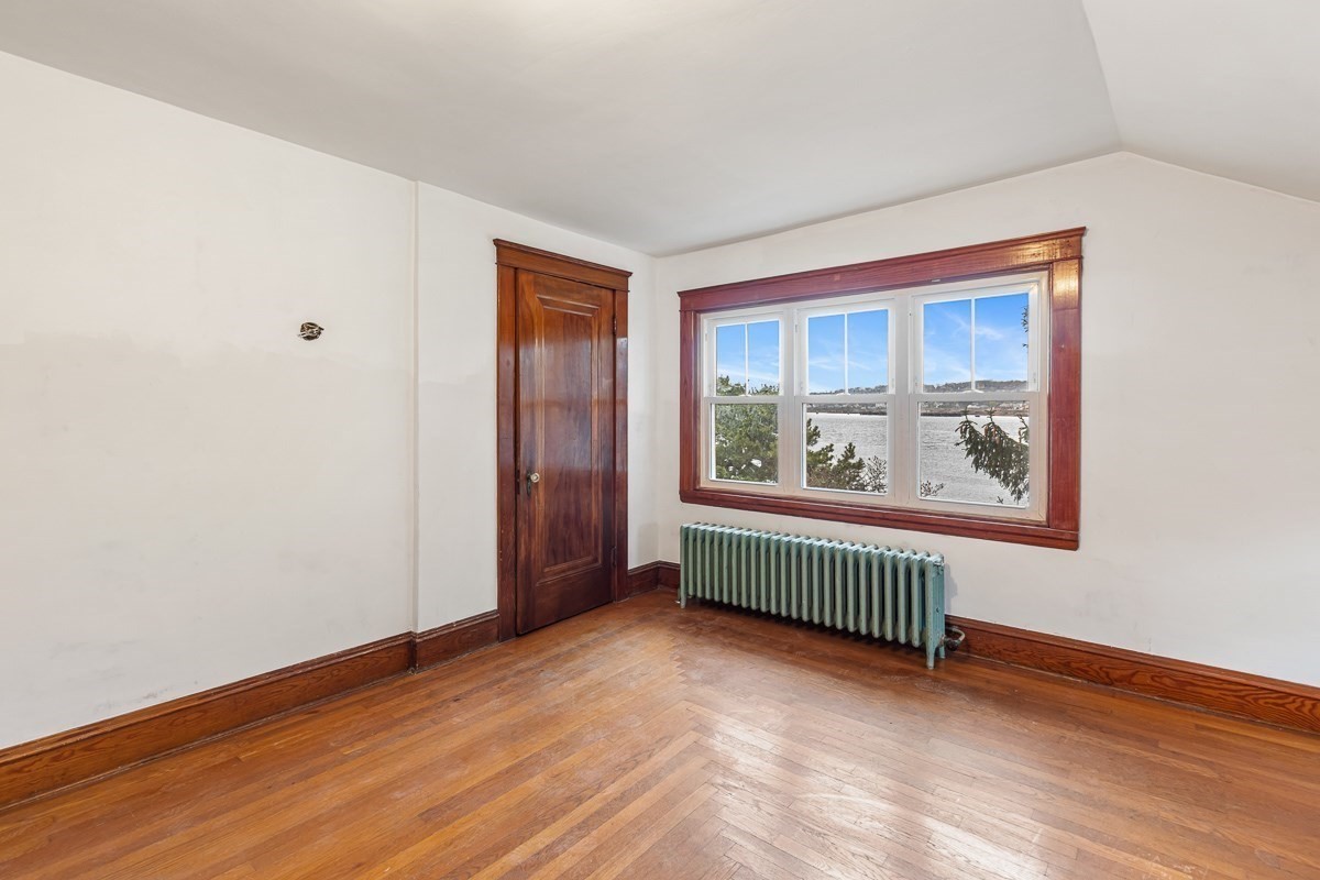 1292 Riverside Ave Property Photo 16