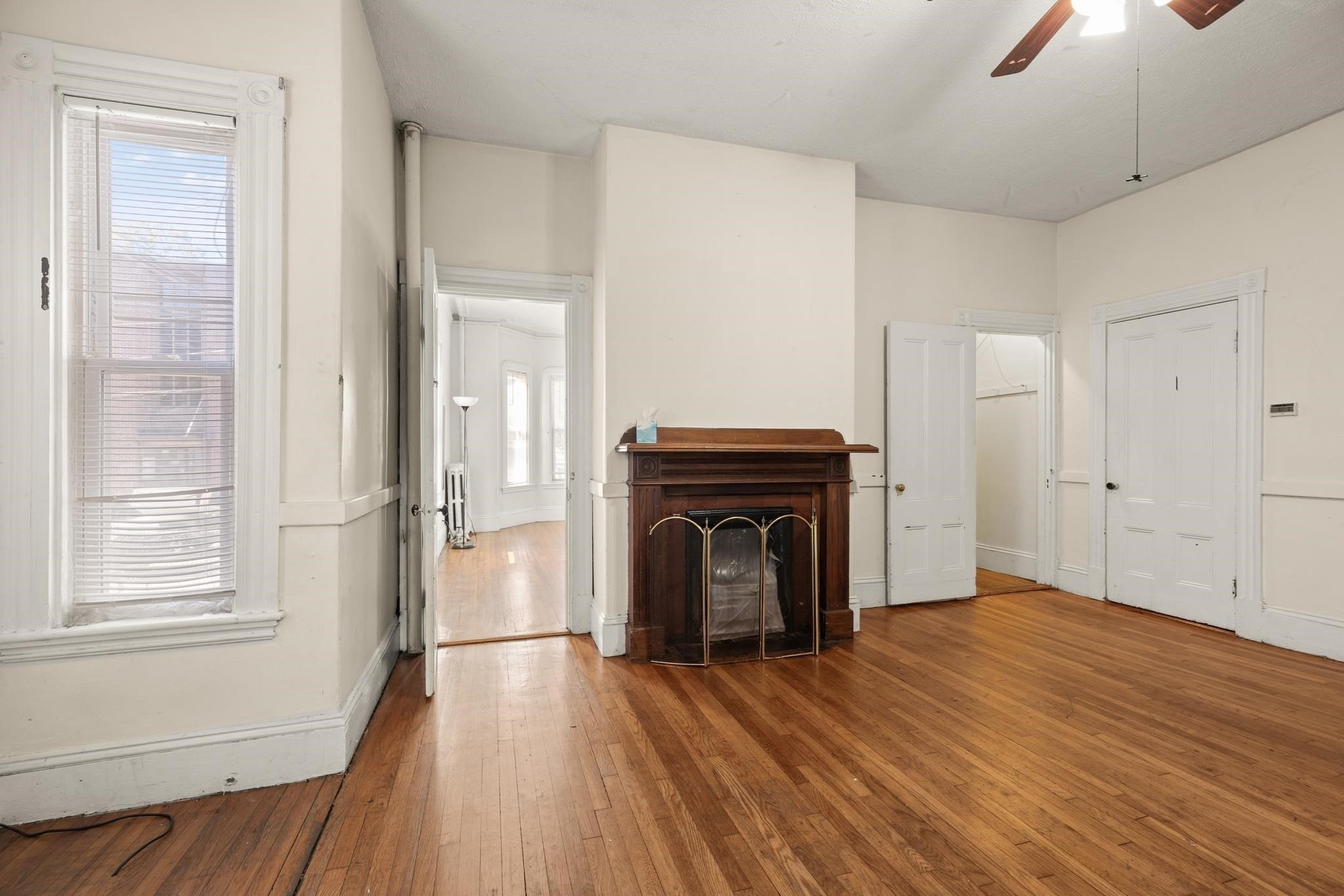 32-34 Linden St Property Photo 4